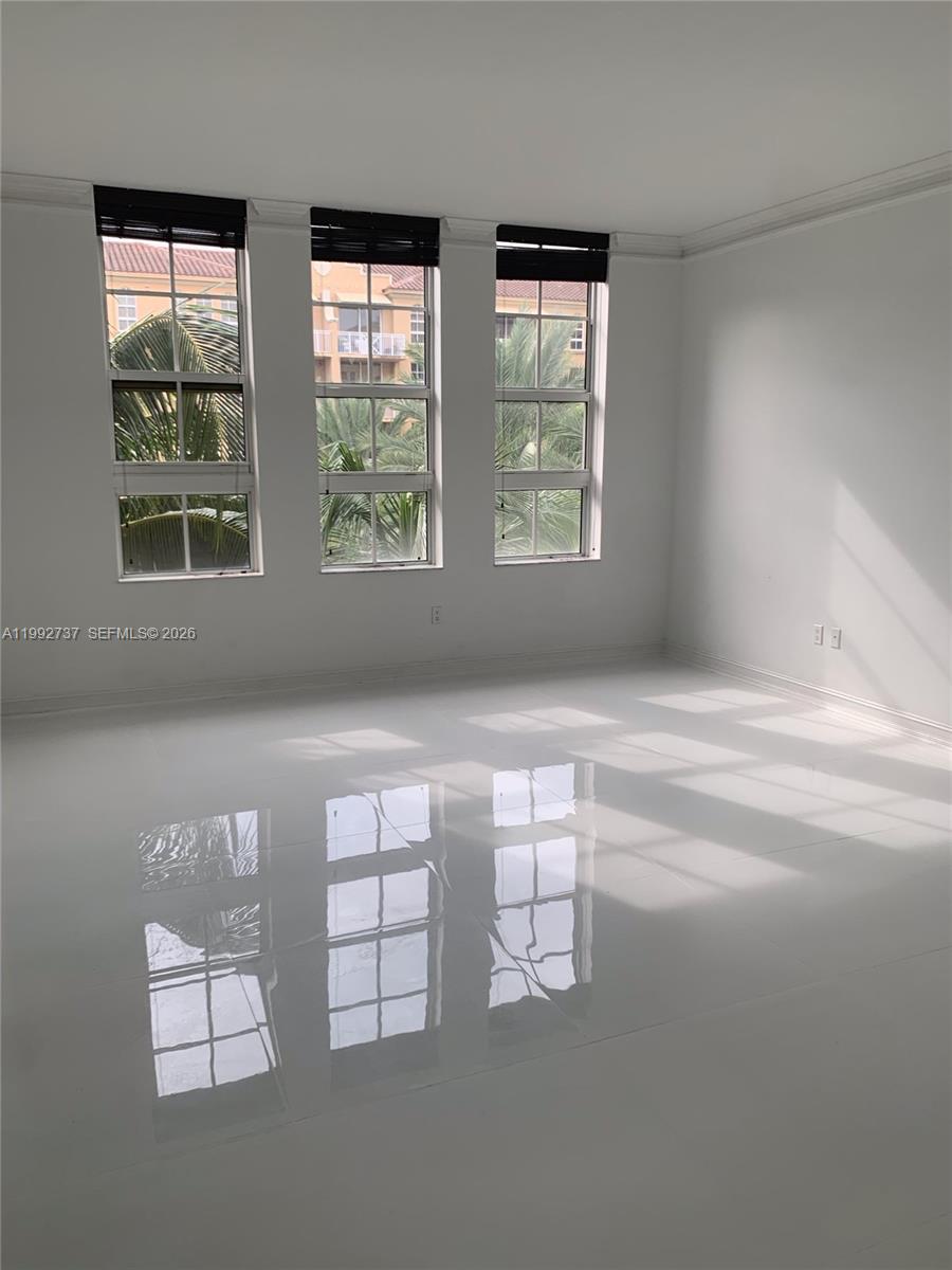 Photo of 3001 185th St  #422, Aventura, Florida, 33180 - 