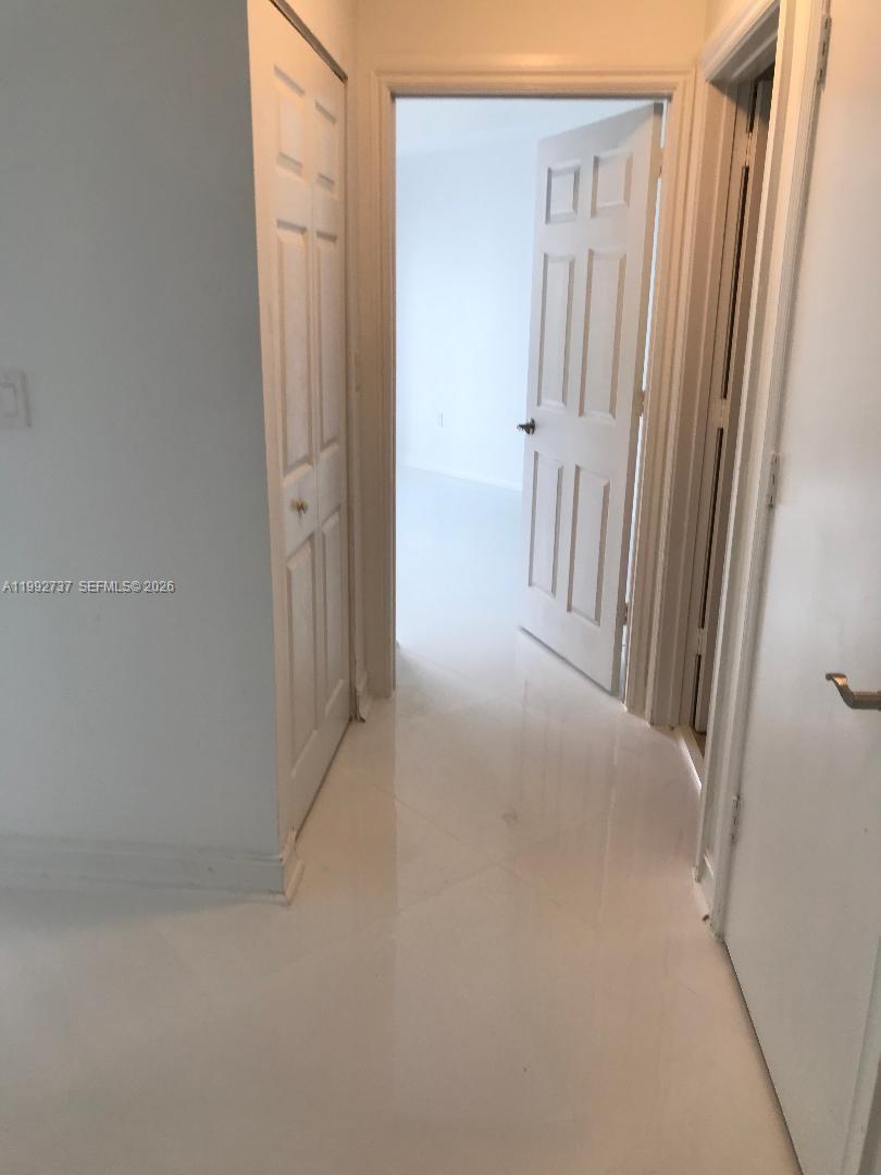Photo of 3001 185th St  #422, Aventura, Florida, 33180 - Hallway