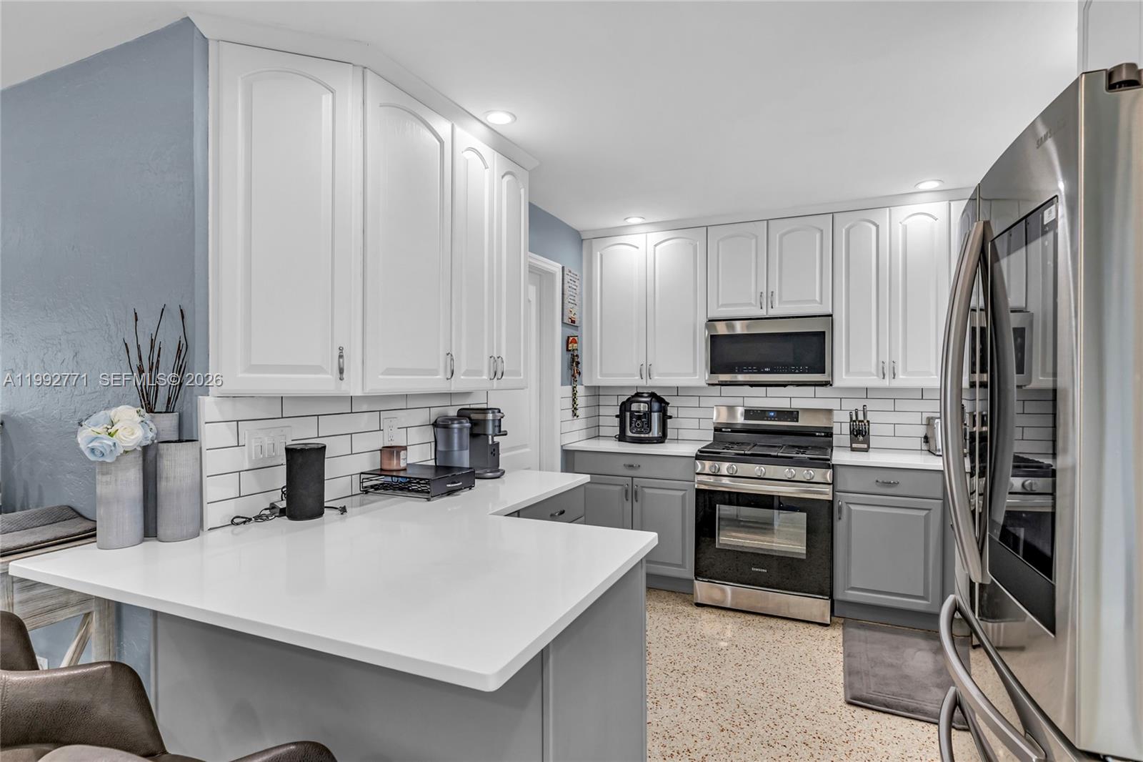 819 2 / 2 1164 sq. ft. $ 2026-03-31 0 Photo