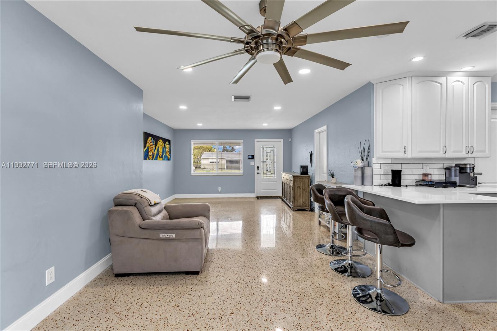 819 2 / 2 1164 sq. ft. $ 2026-03-31 0 Photo