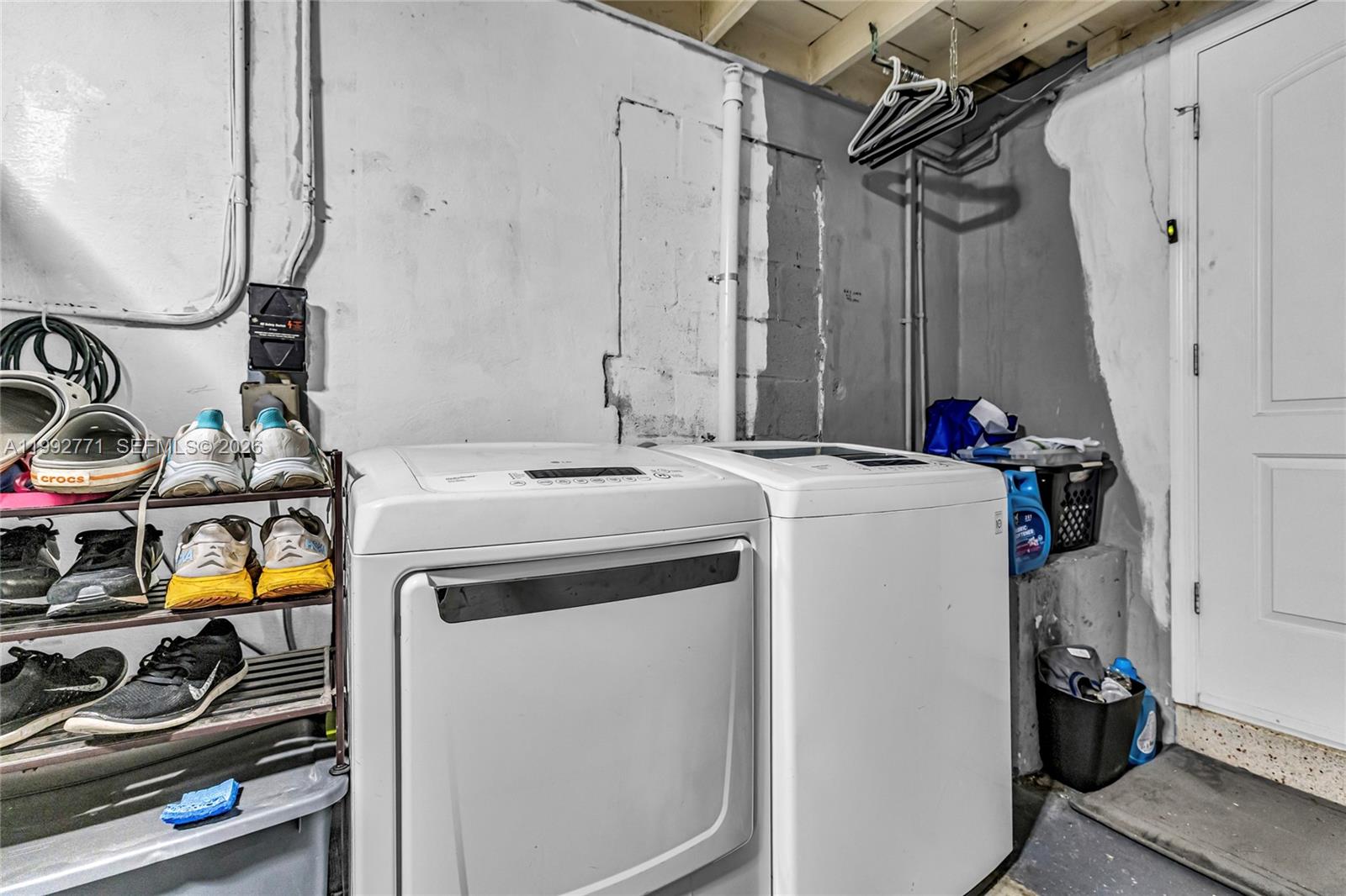 819 2 / 2 1164 sq. ft. $ 2026-03-31 0 Photo