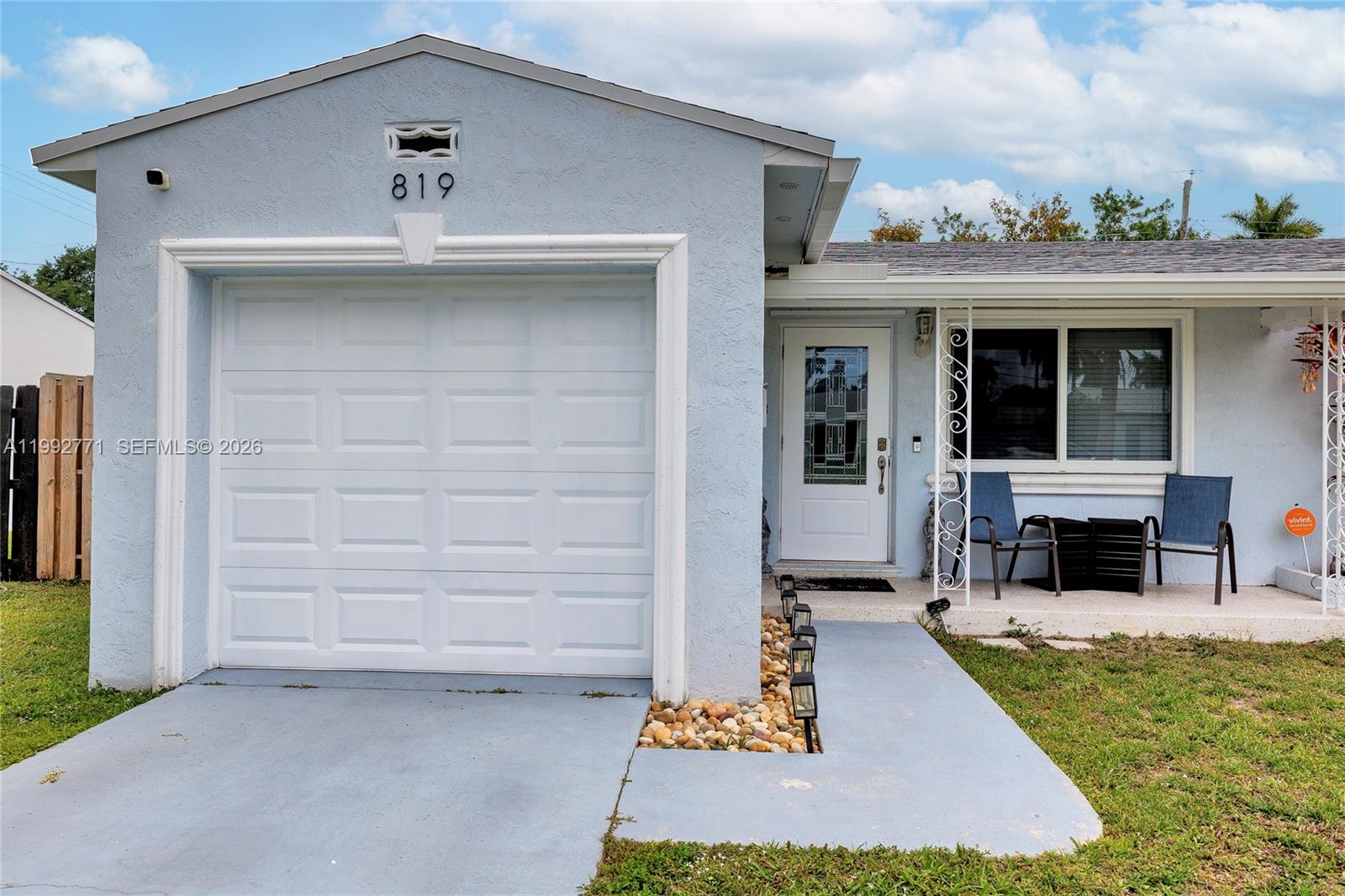 819 2 / 2 1164 sq. ft. $ 2026-03-31 0 Photo
