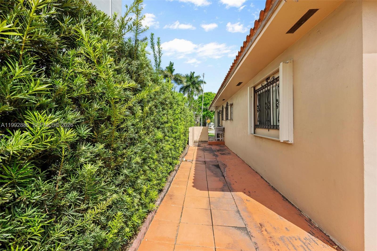   /  1692 sq. ft. $ 2026-04-01 0 Photo