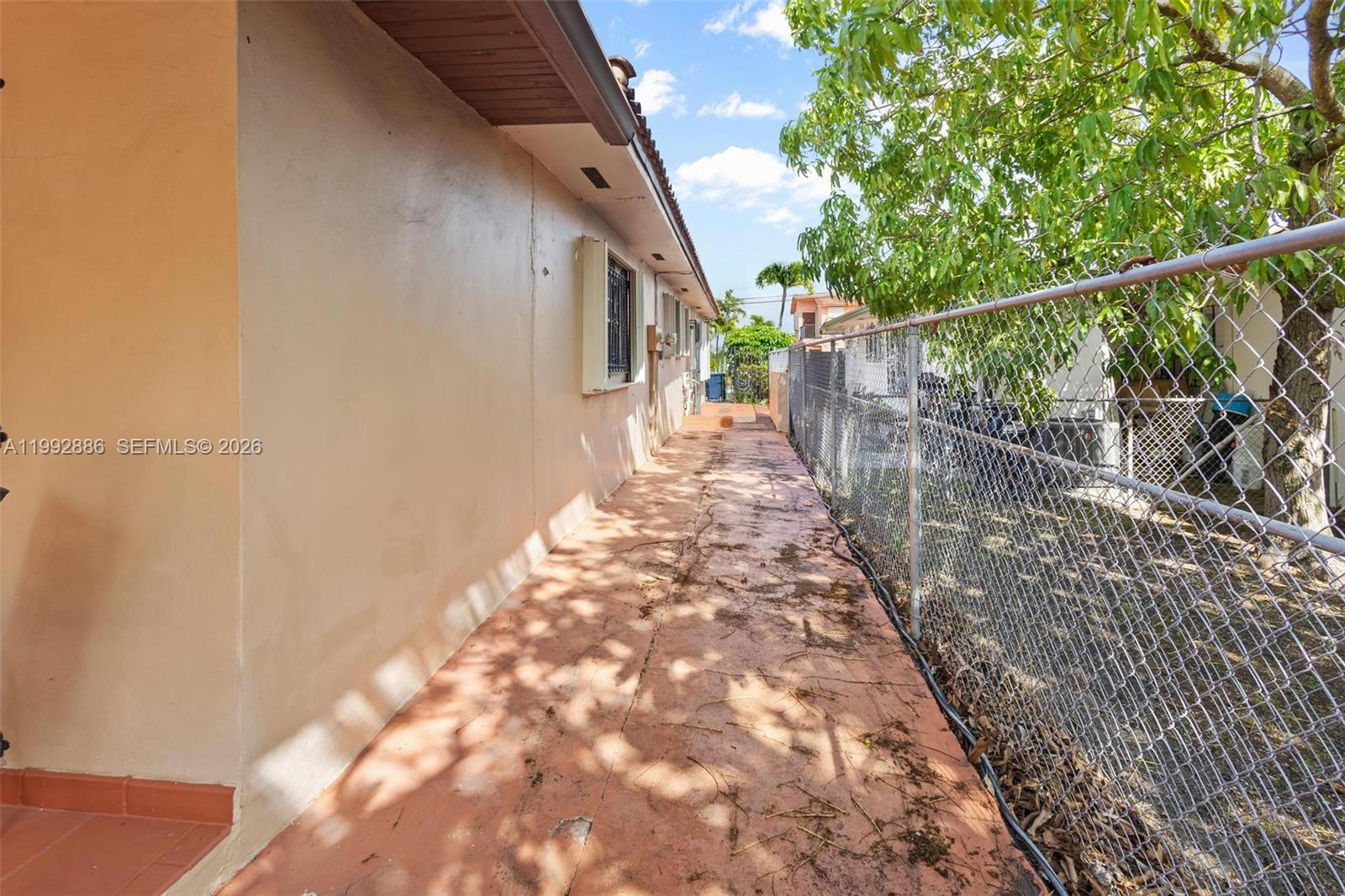   /  1692 sq. ft. $ 2026-04-01 0 Photo