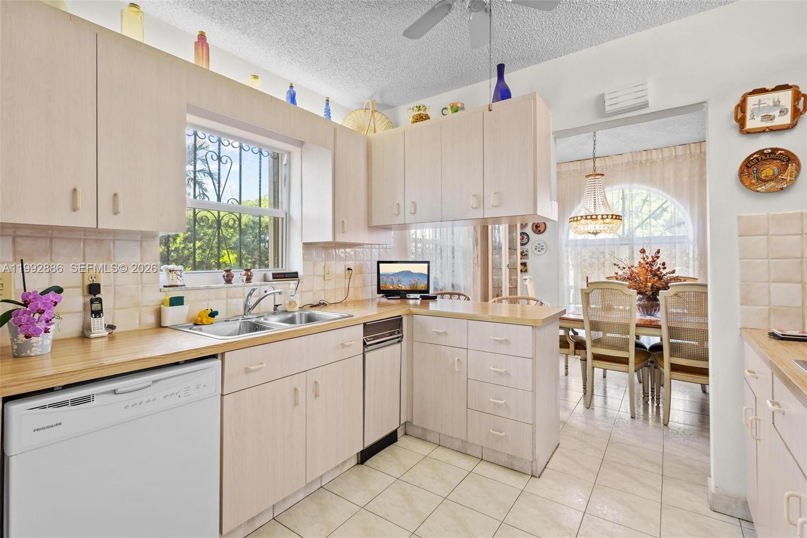   /  1692 sq. ft. $ 2026-04-01 0 Photo