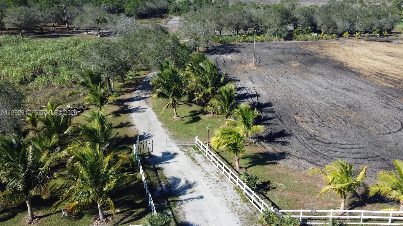   /   sq. ft. $ 2026-04-01 0 Photo