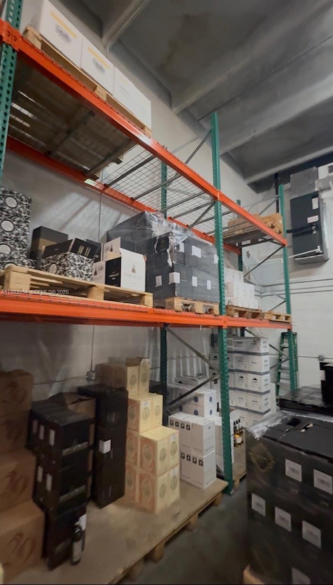   /   кв.футов $ 2026-04-01 0 Фото