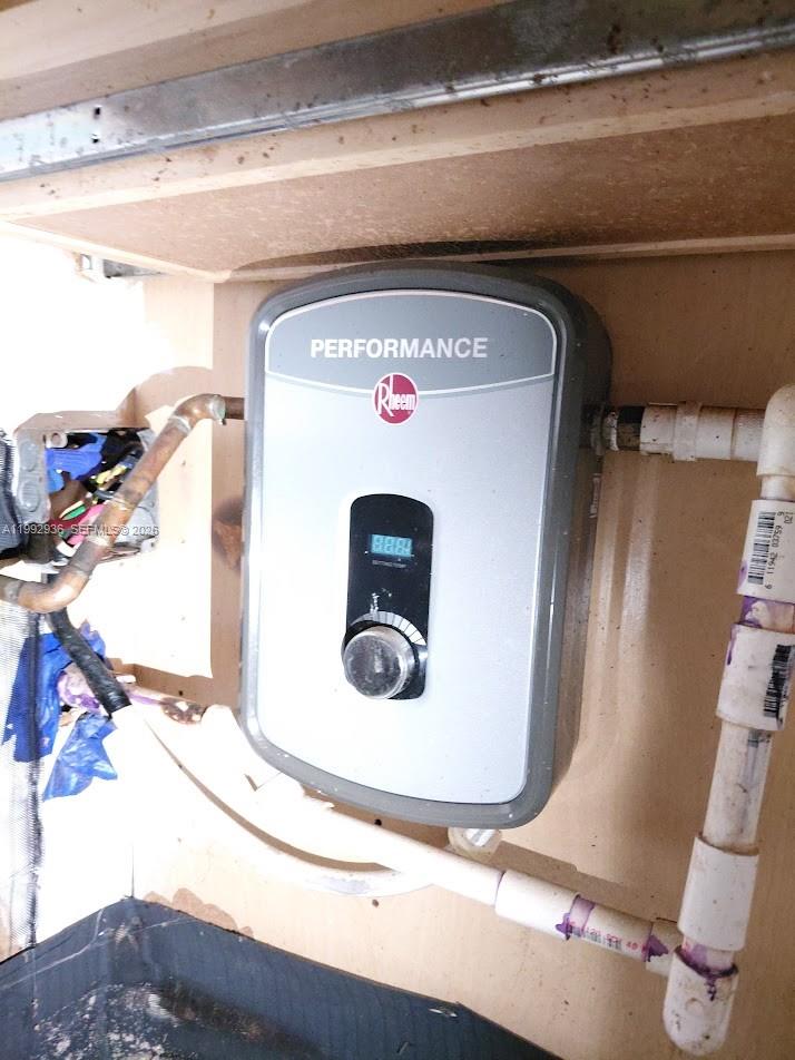   /   sq. ft. $ 2026-04-01 0 foto