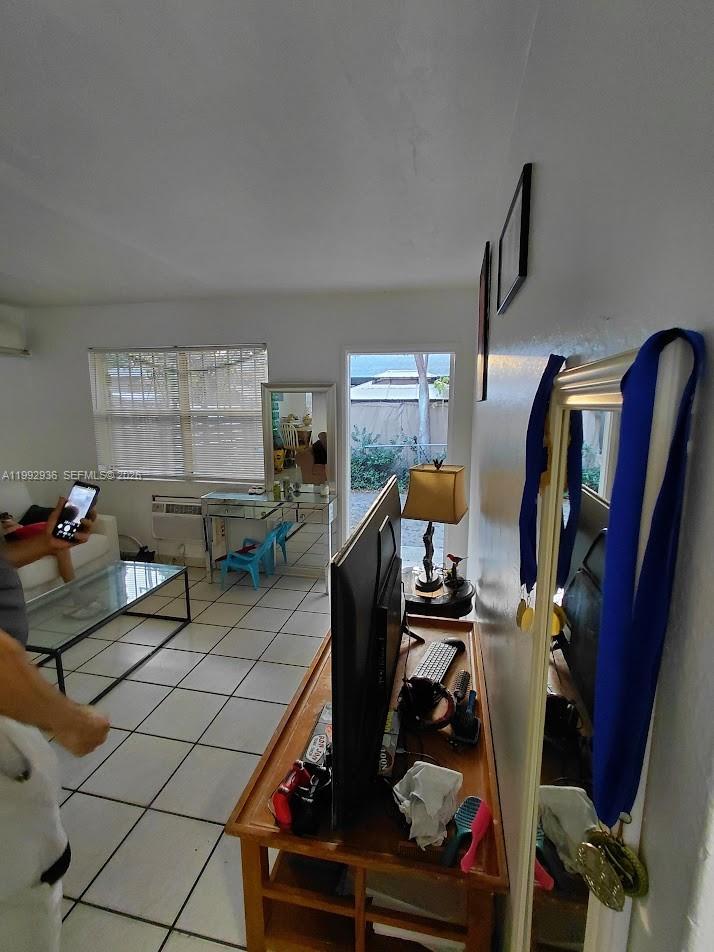   /   sq. ft. $ 2026-04-01 0 foto