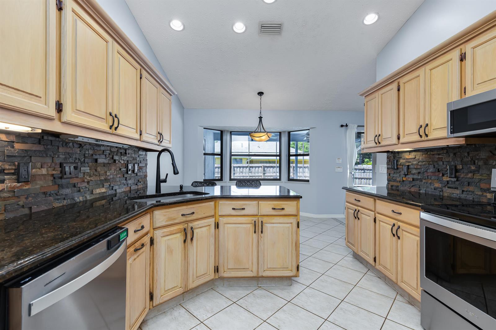 471 3 / 2 1834 sq. ft. $ 2026-06-16 0 foto