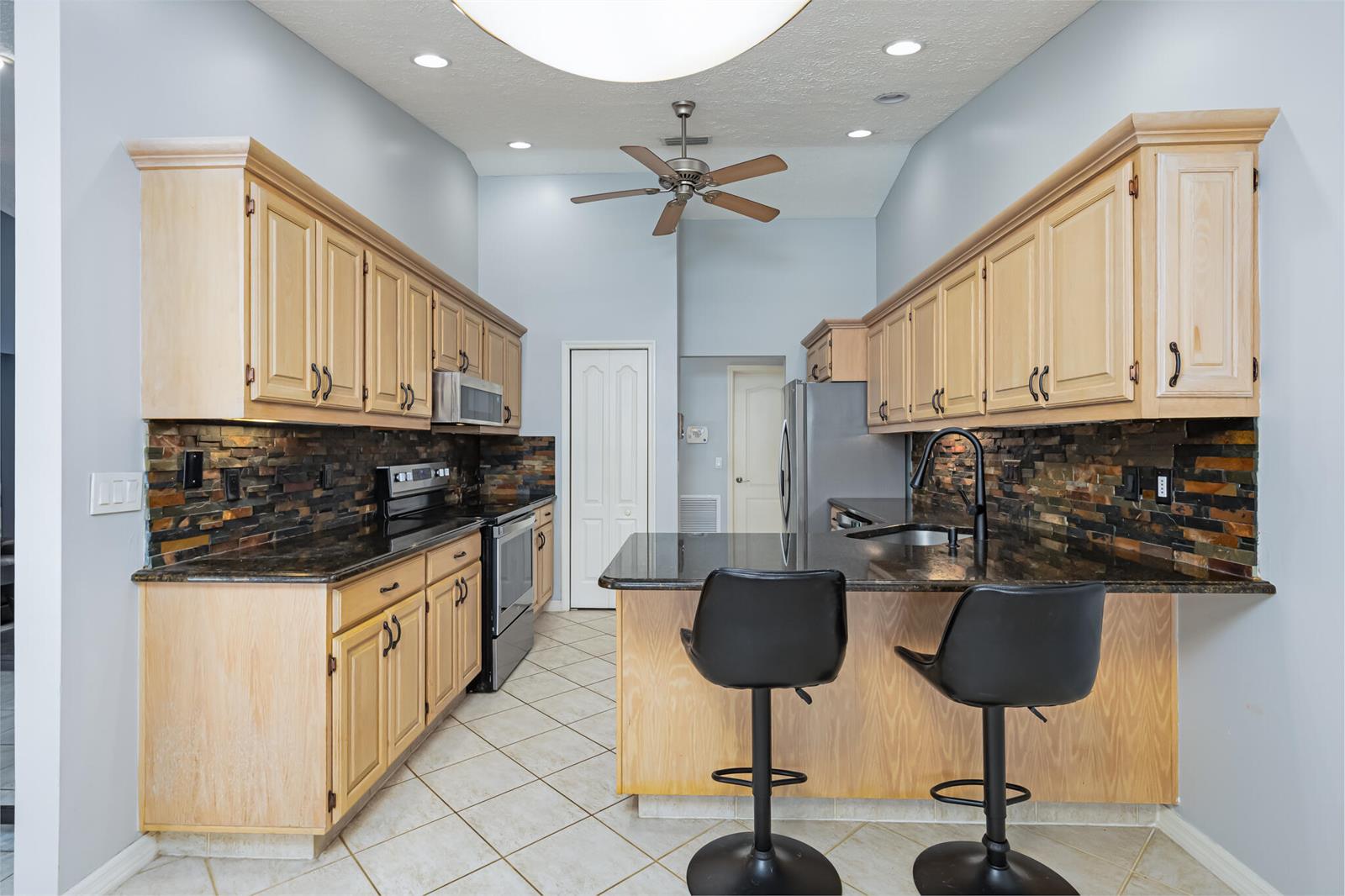 471 3 / 2 1834 sq. ft. $ 2026-06-16 0 foto