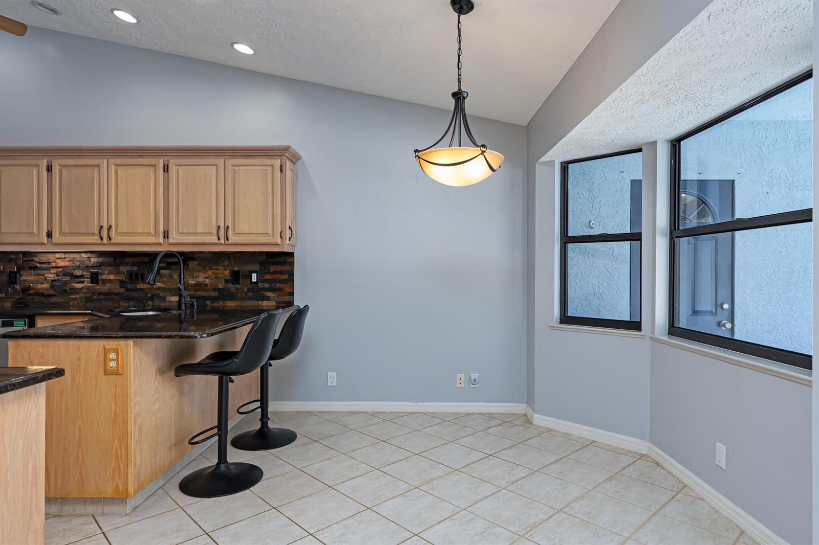 471 3 / 2 1834 sq. ft. $ 2026-06-16 0 foto
