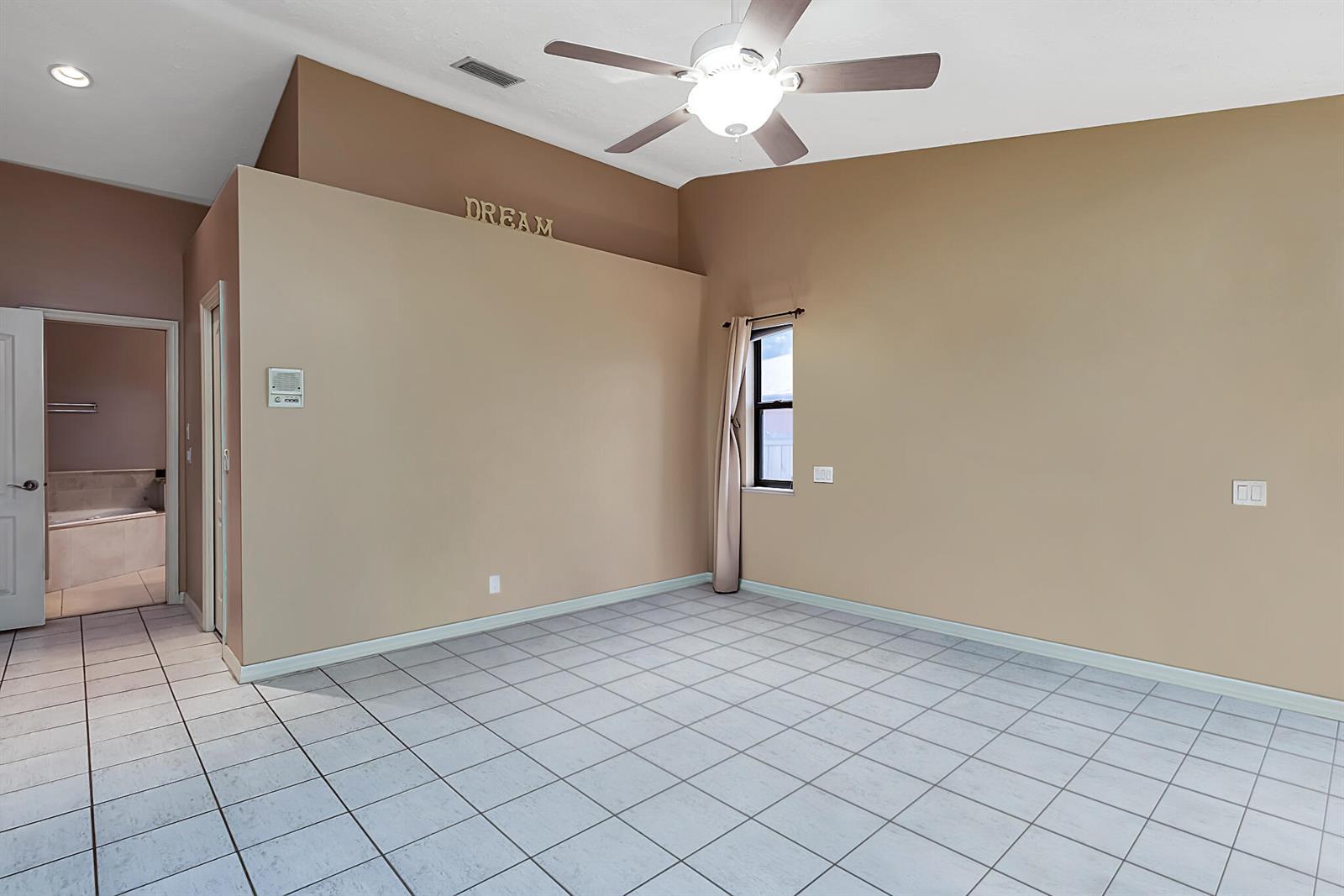 471 3 / 2 1834 sq. ft. $ 2026-06-16 0 foto