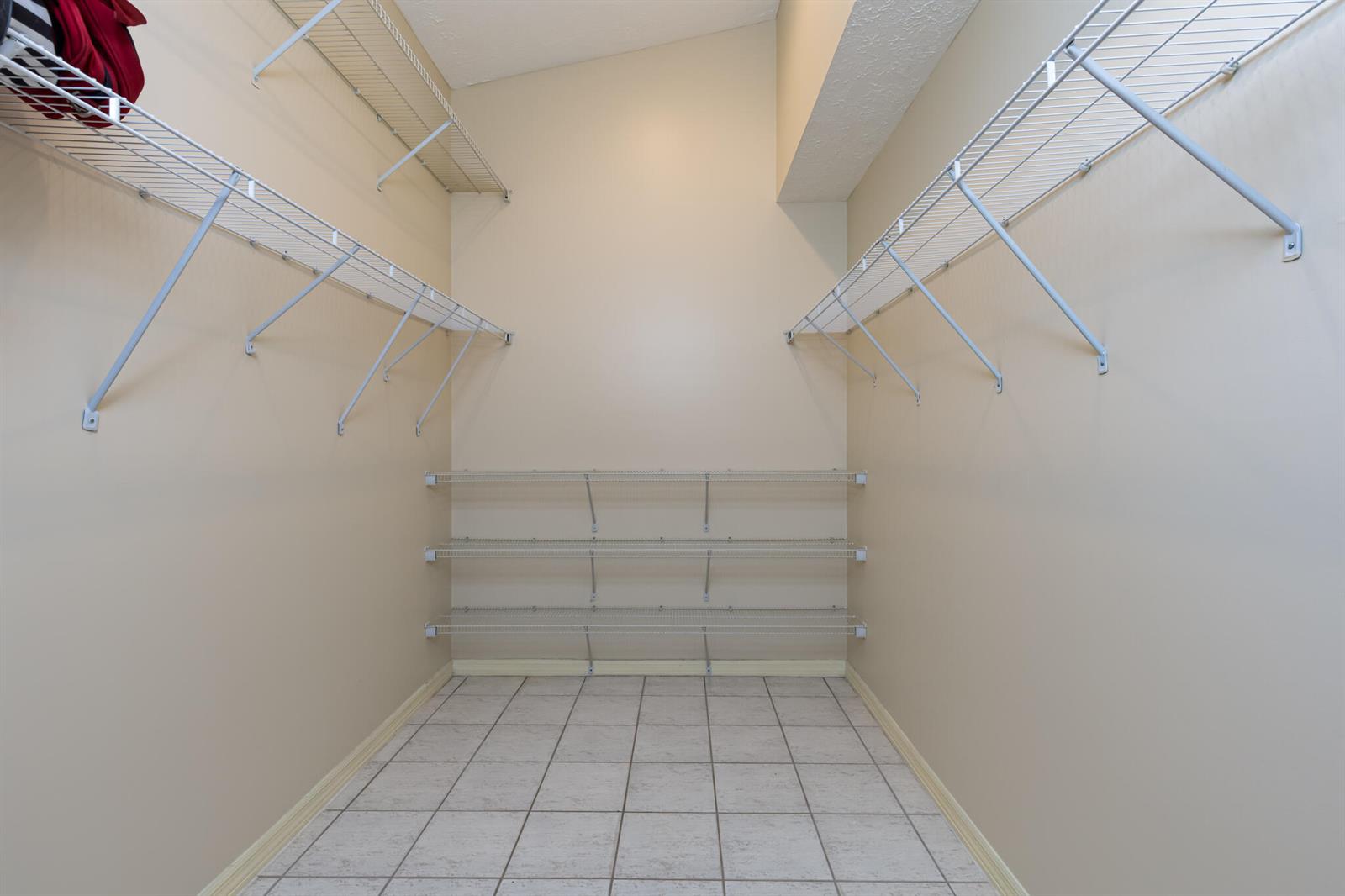 471 3 / 2 1834 sq. ft. $ 2026-06-16 0 foto