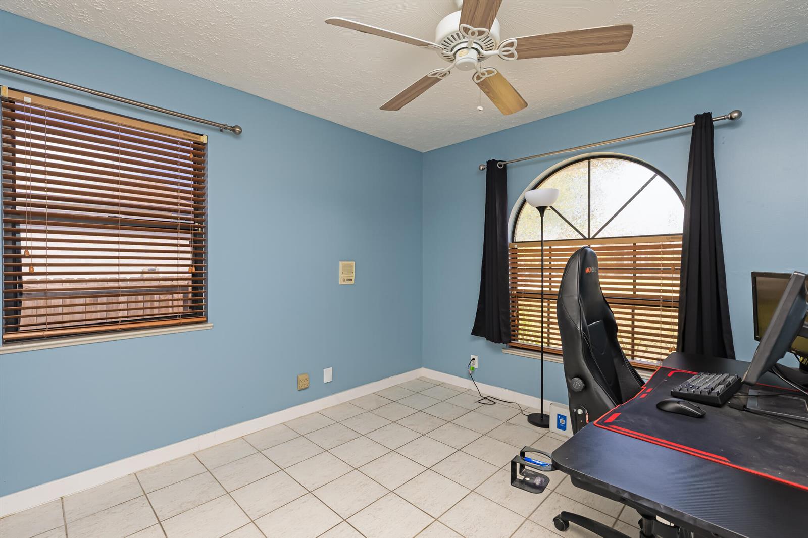 471 3 / 2 1834 sq. ft. $ 2026-06-16 0 foto