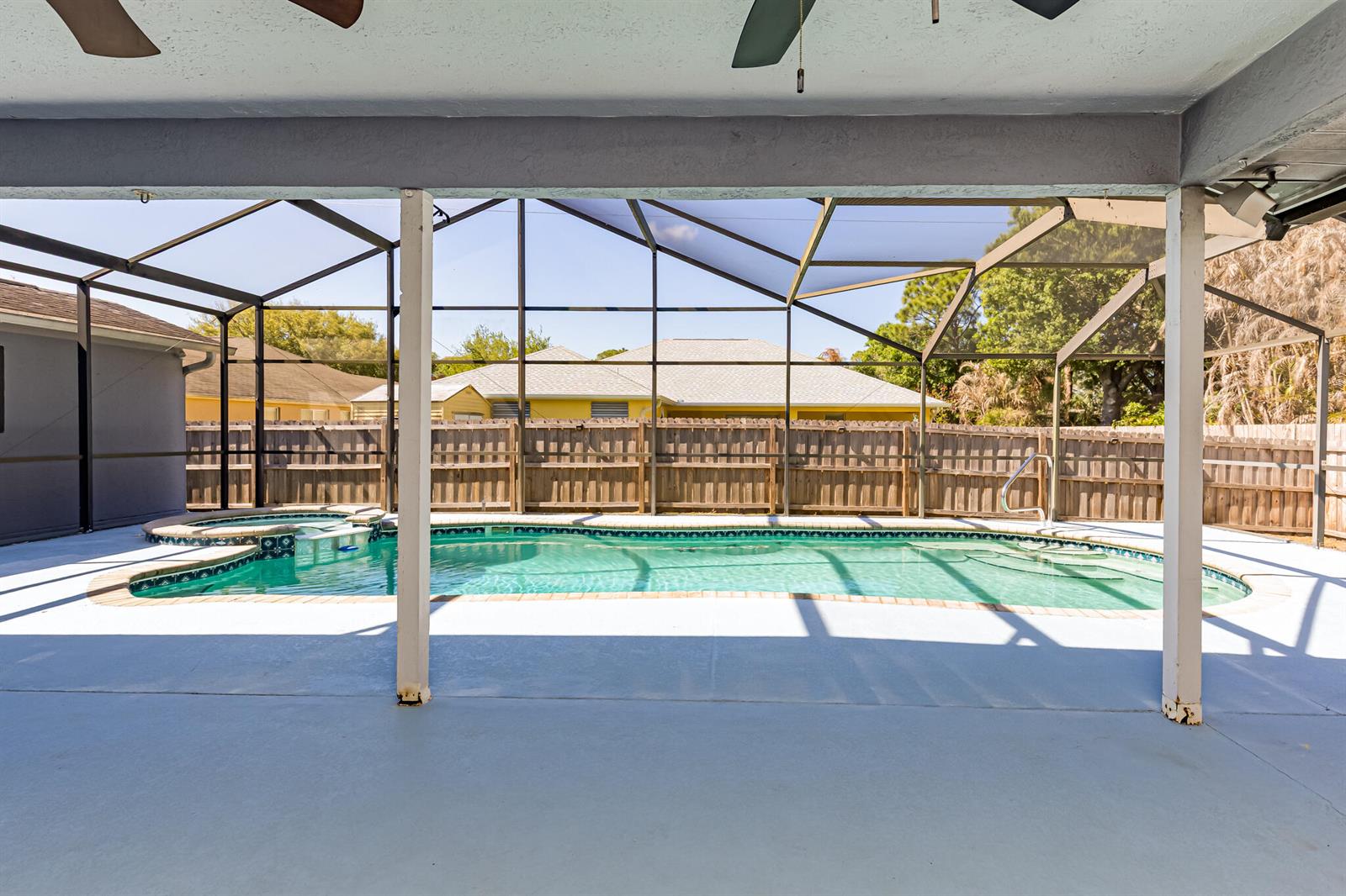 471 3 / 2 1834 sq. ft. $ 2026-06-16 0 foto