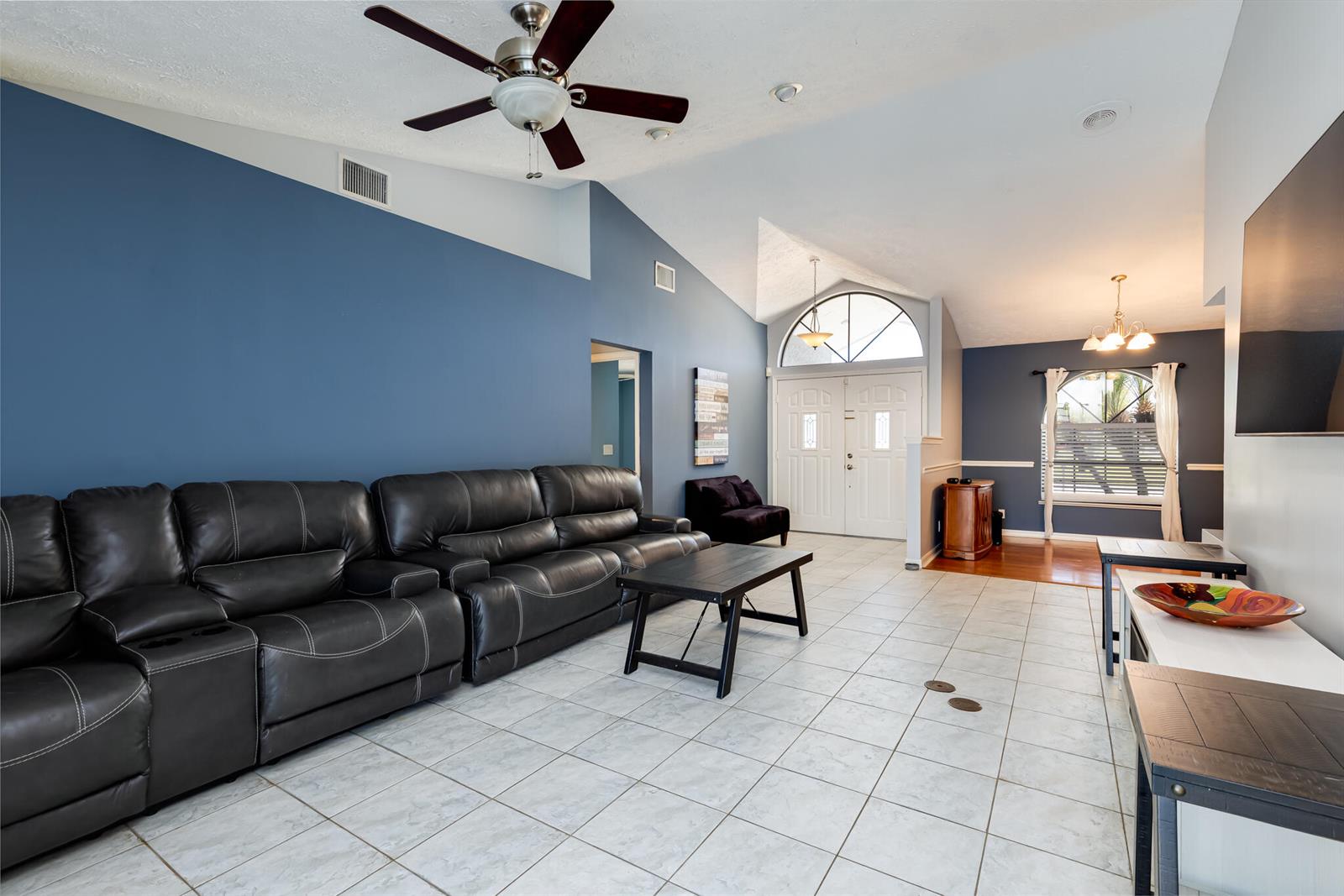 471 3 / 2 1834 sq. ft. $ 2026-06-16 0 foto