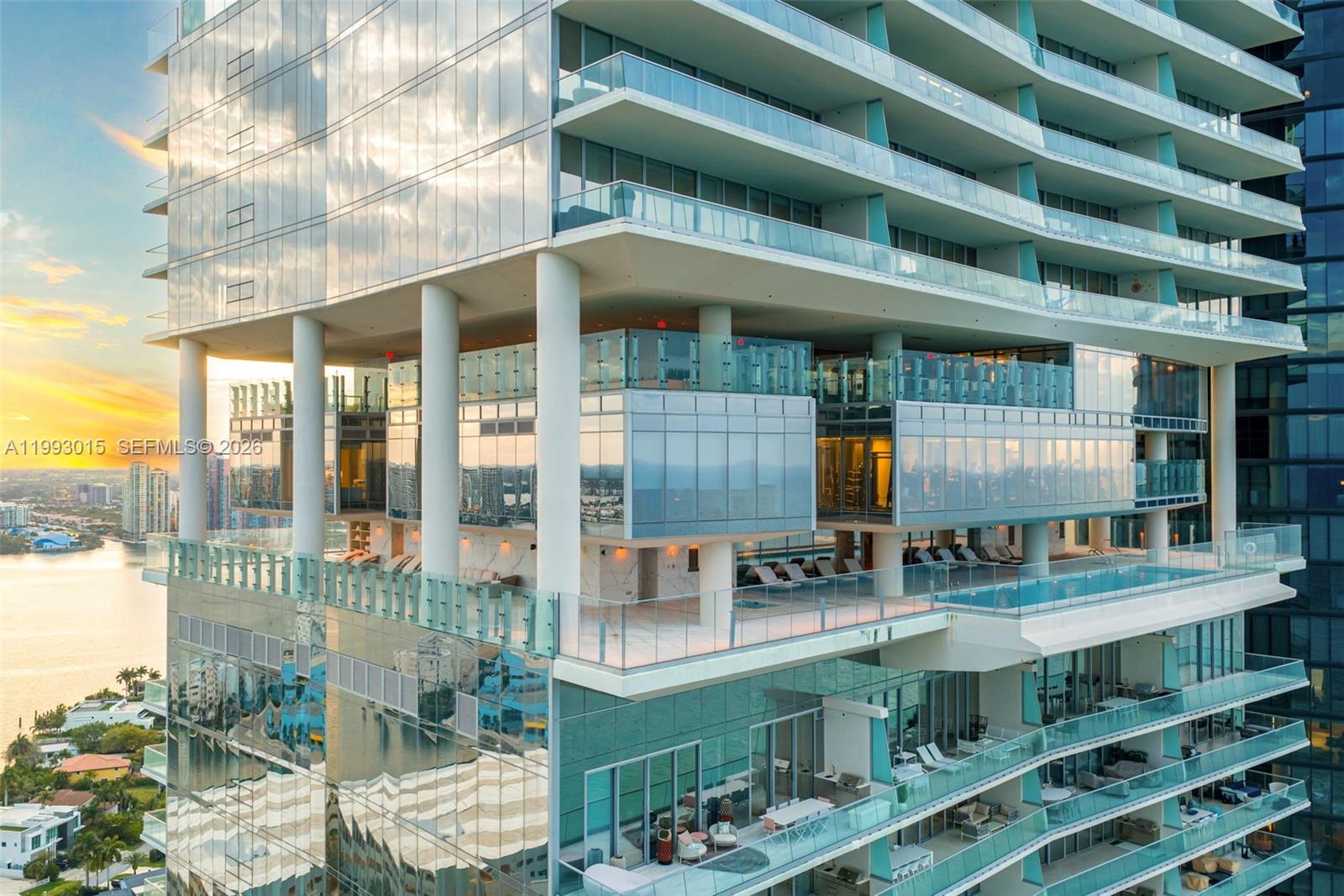 2504 4 / 6 3252 sq. ft. $ 2026-04-01 0 Photo