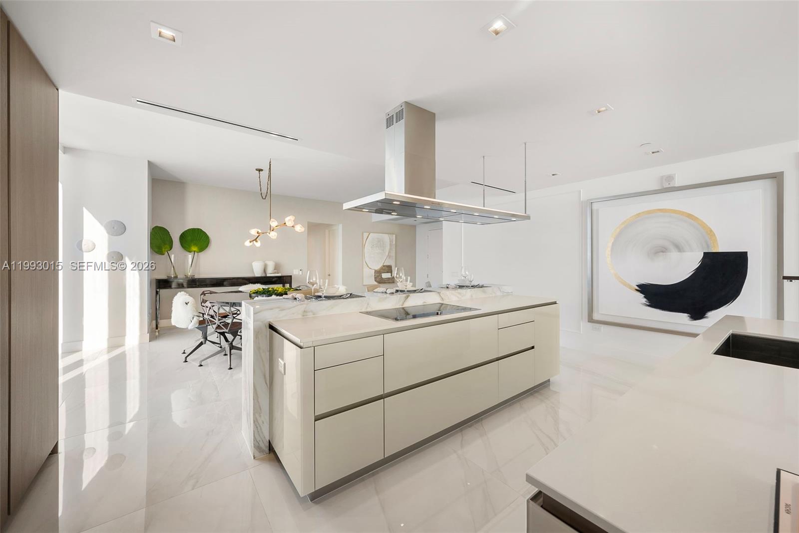 2504 4 / 6 3252 sq. ft. $ 2026-04-01 0 Photo