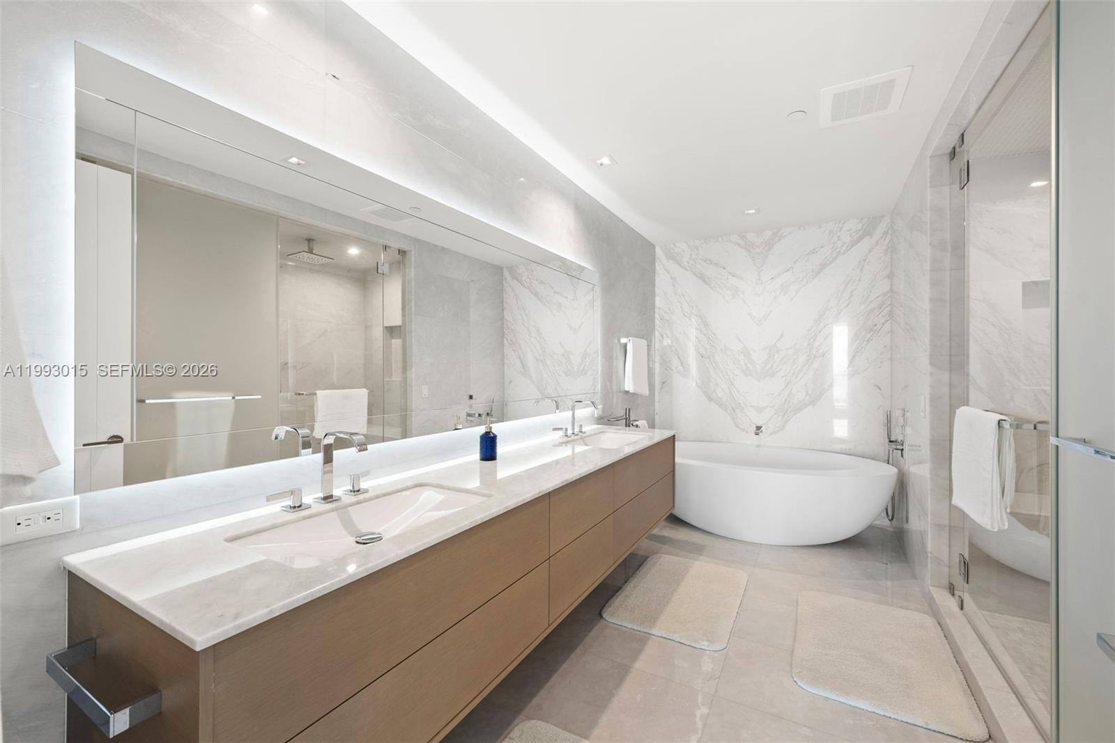 2504 4 / 6 3252 sq. ft. $ 2026-04-01 0 Photo