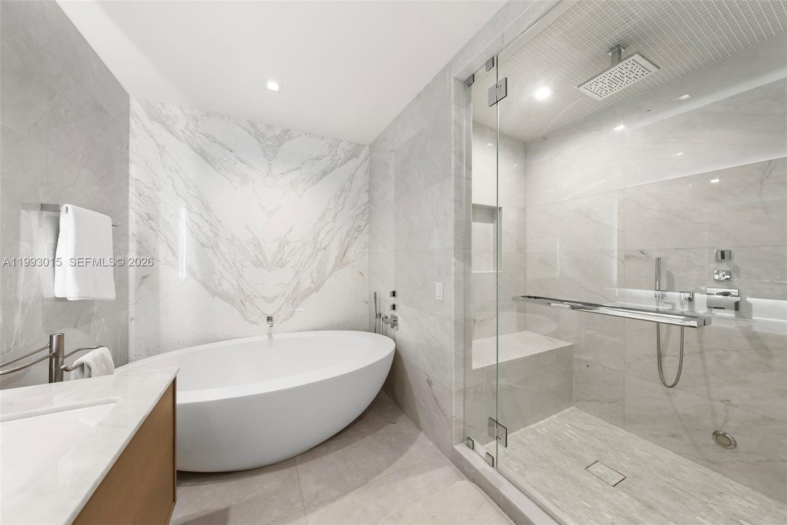 2504 4 / 6 3252 sq. ft. $ 2026-04-01 0 Photo