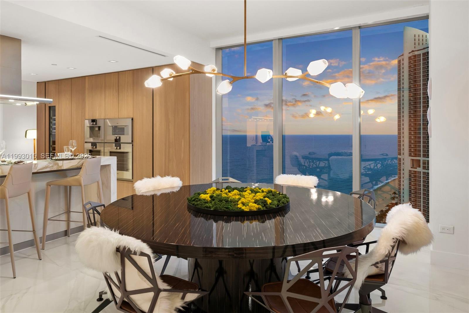 2504 4 / 6 3252 sq. ft. $ 2026-04-01 0 Photo