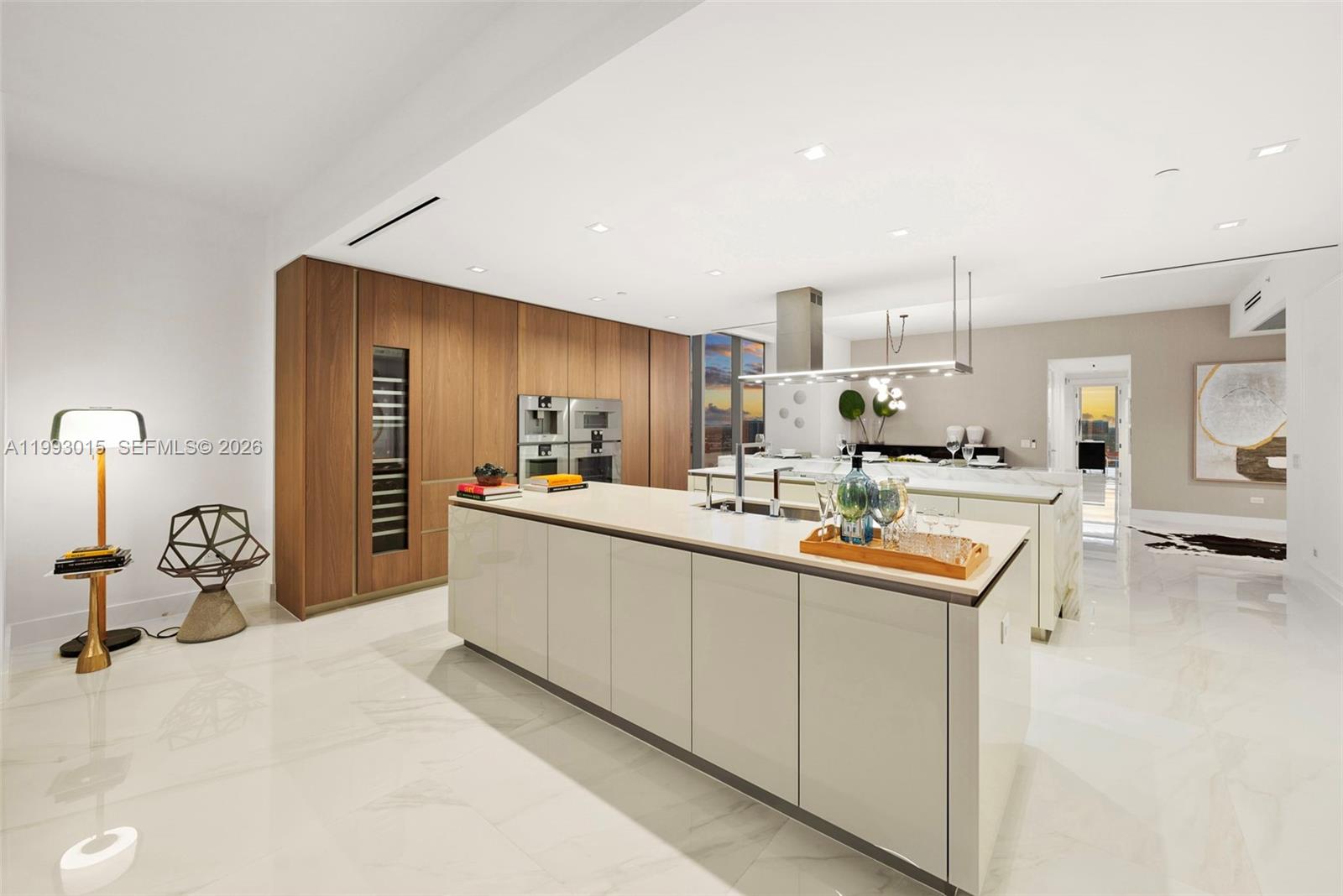 2504 4 / 6 3252 sq. ft. $ 2026-04-01 0 Photo