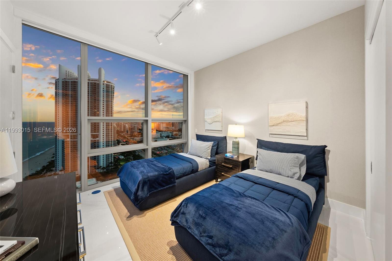 2504 4 / 6 3252 sq. ft. $ 2026-04-01 0 Photo