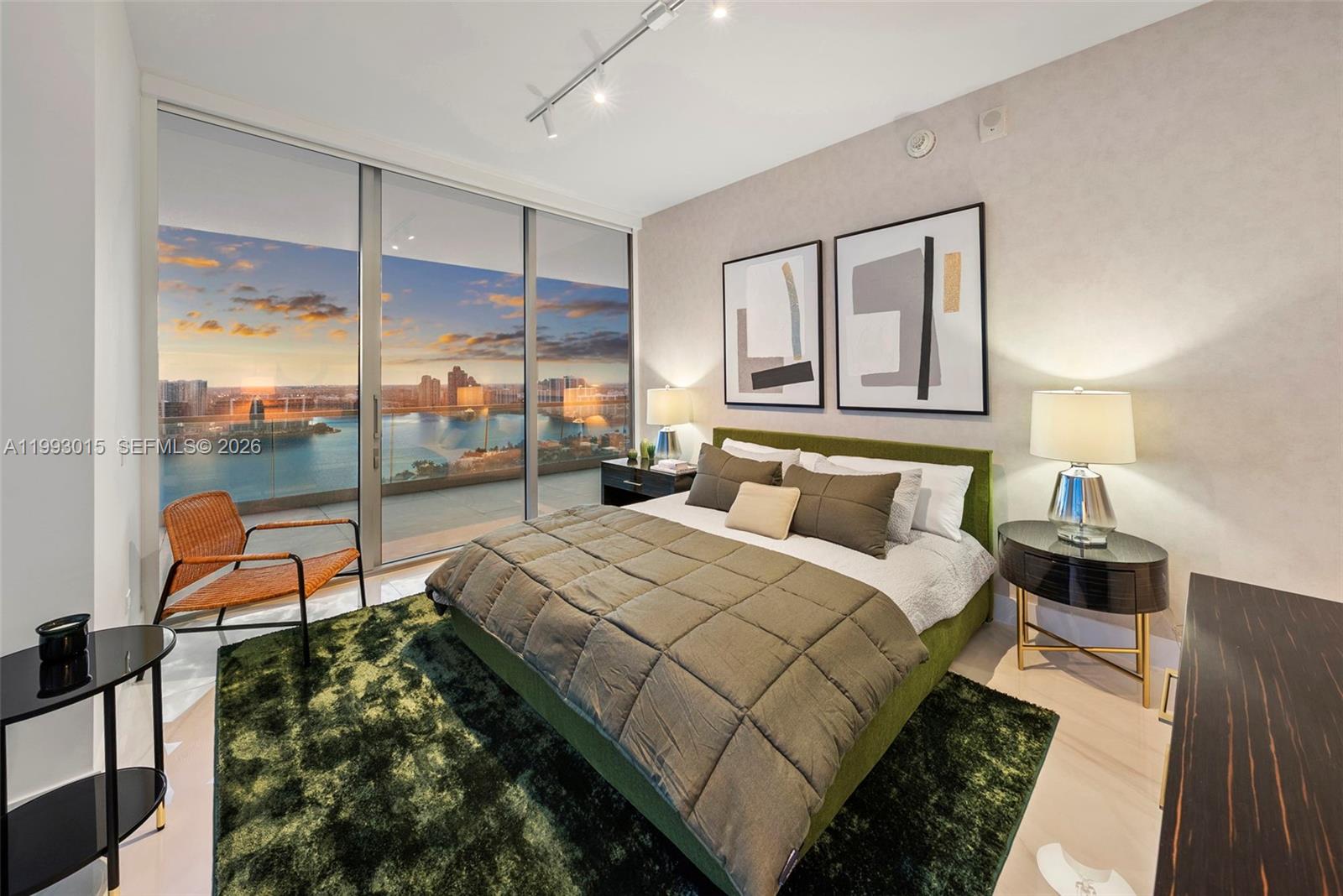 2504 4 / 6 3252 sq. ft. $ 2026-04-01 0 Photo