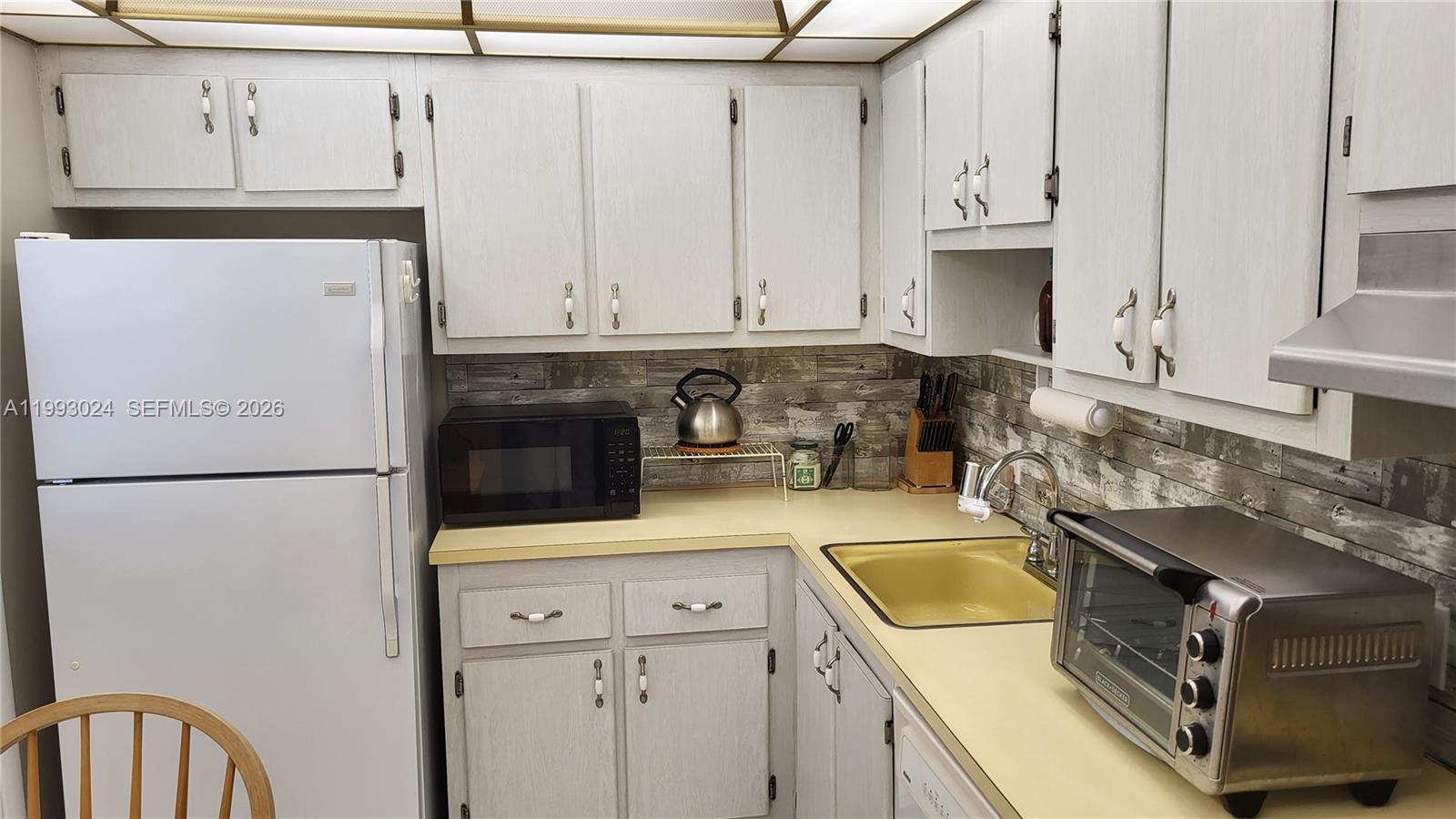 Photo of 3401 Country Club Dr  #402, Aventura, Florida, 33180 - 