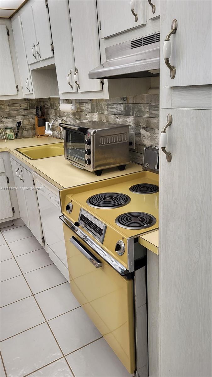 Photo of 3401 Country Club Dr  #402, Aventura, Florida, 33180 - 