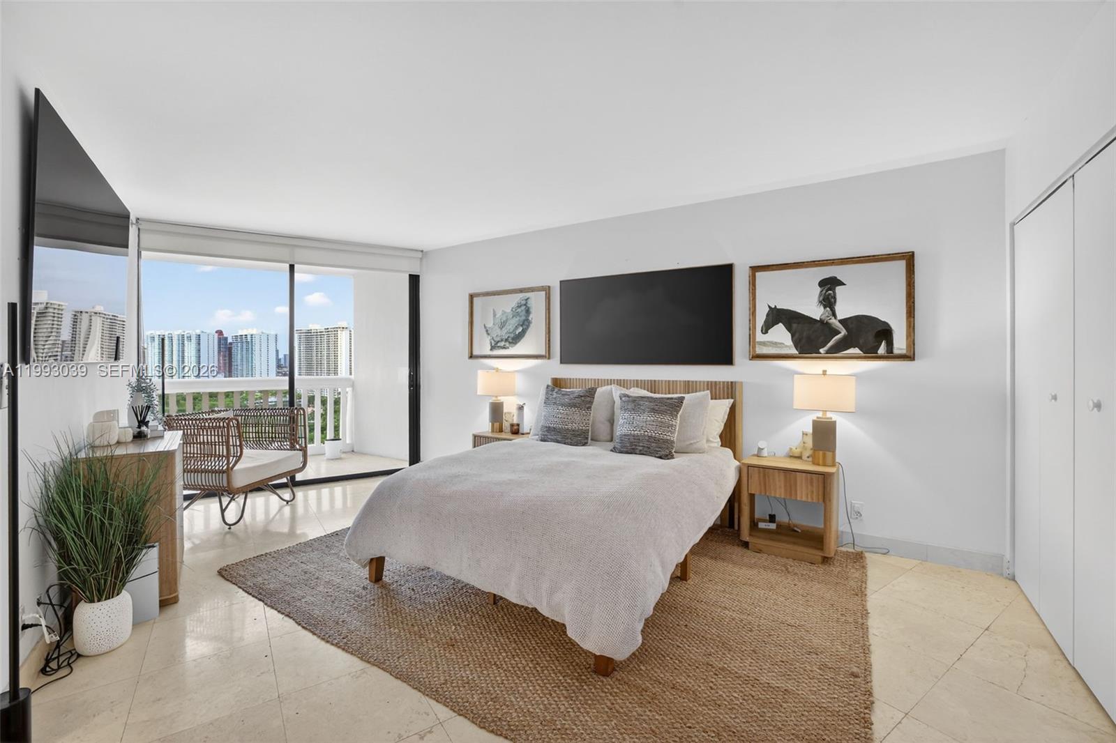 2105 2 / 2 1230 кв.футов $ 2026-04-01 0 Фото