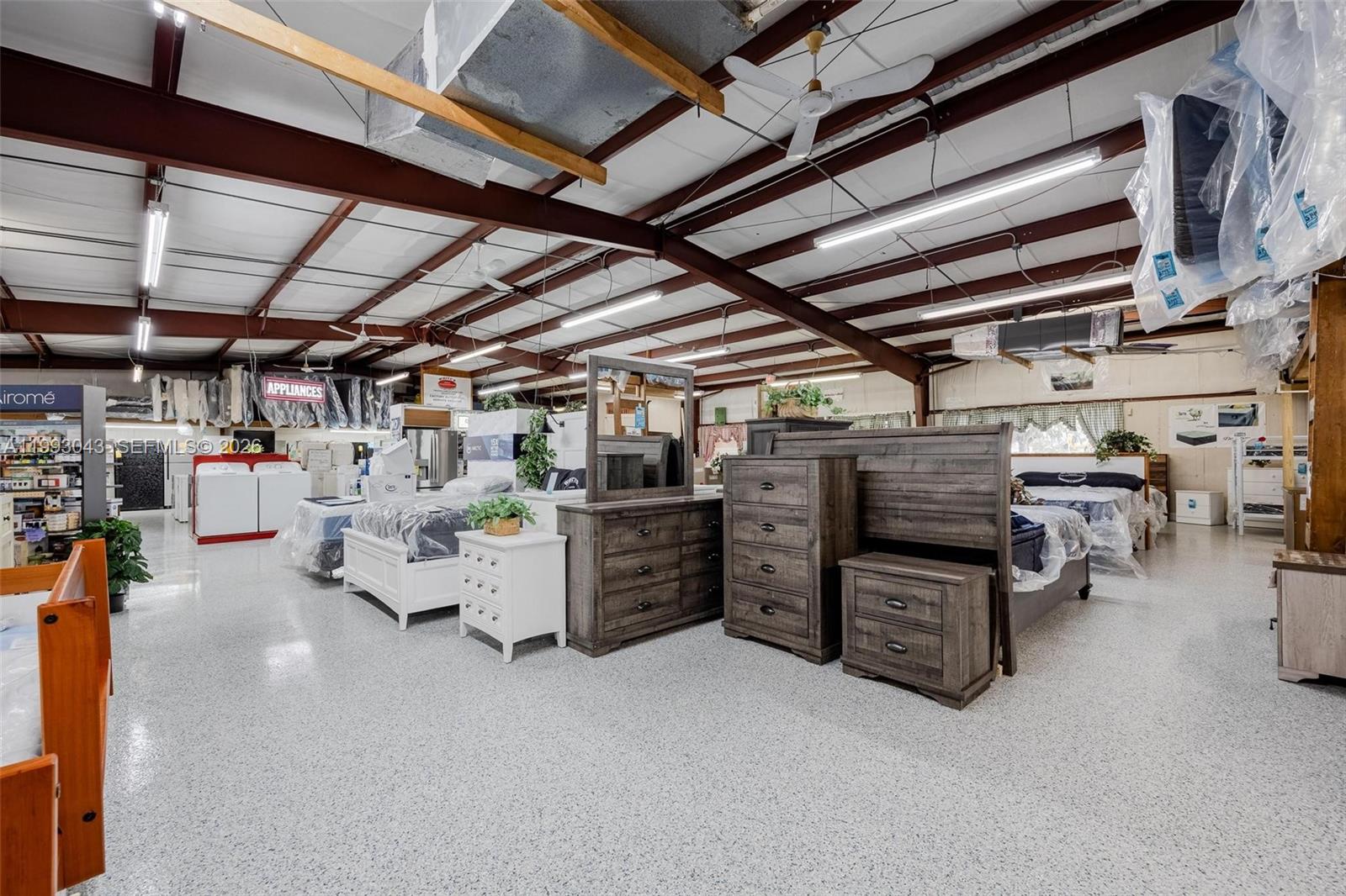   /   sq. ft. $ 2026-04-01 0 Photo