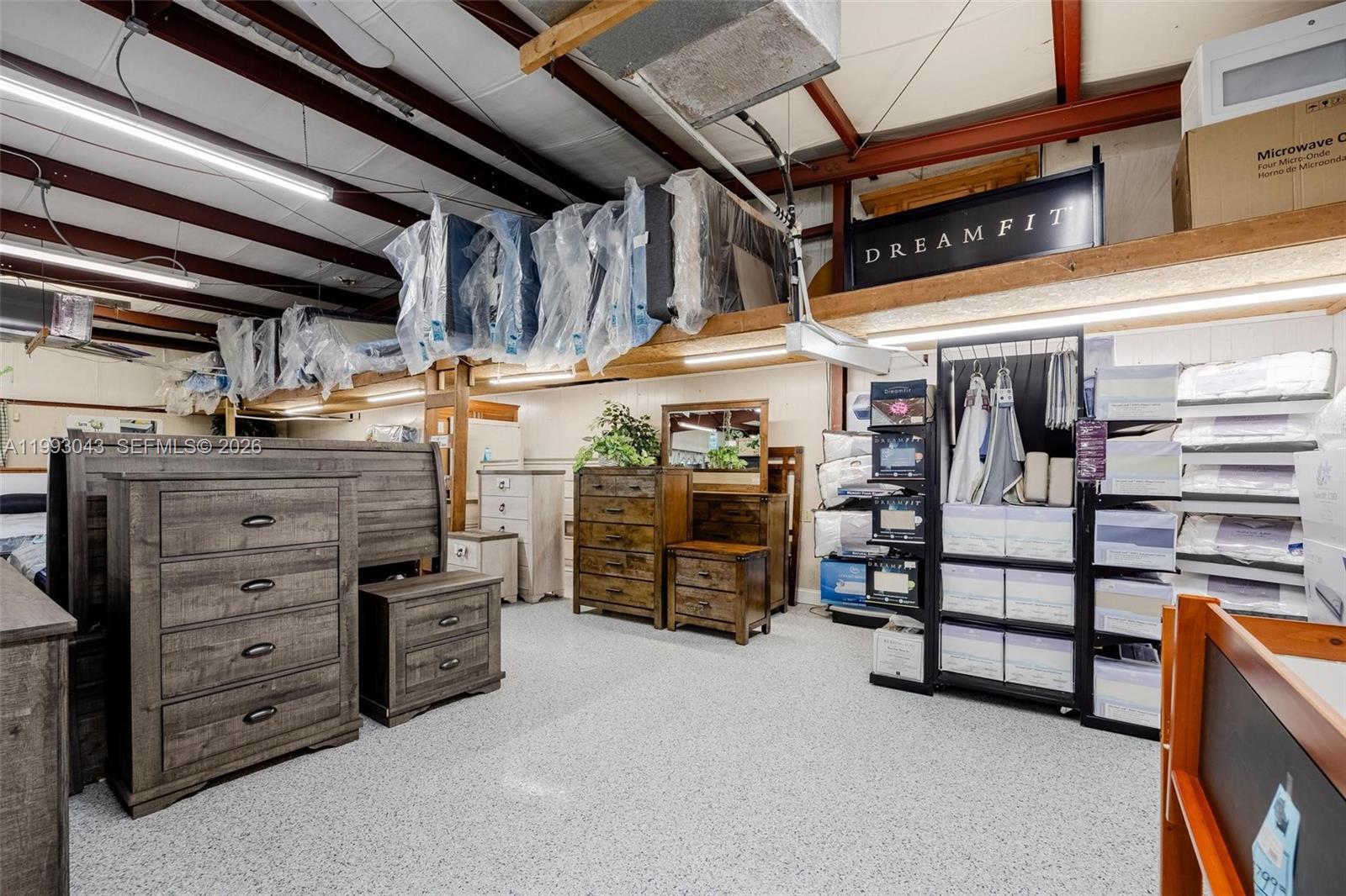   /   sq. ft. $ 2026-04-01 0 Photo