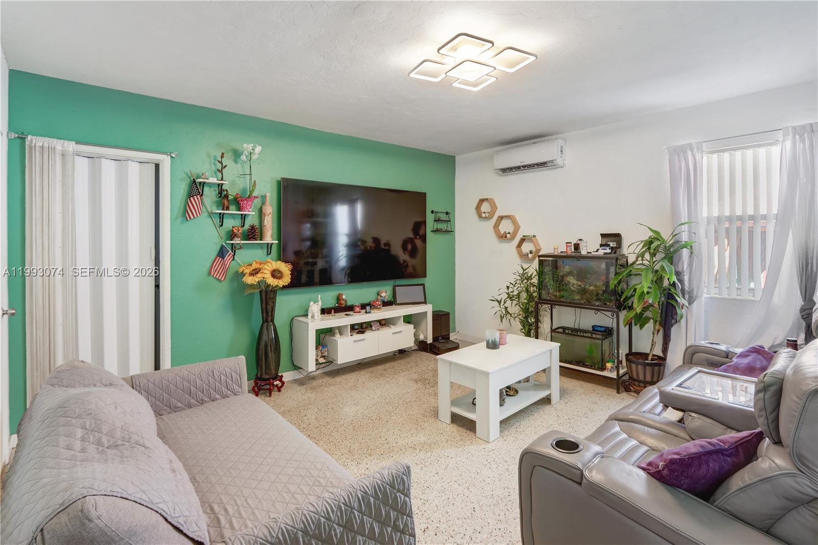   /  1970 sq. ft. $ 2026-04-01 0 Photo