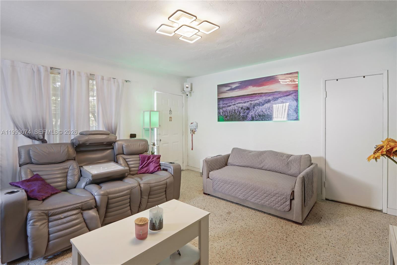   /  1970 sq. ft. $ 2026-04-01 0 Photo