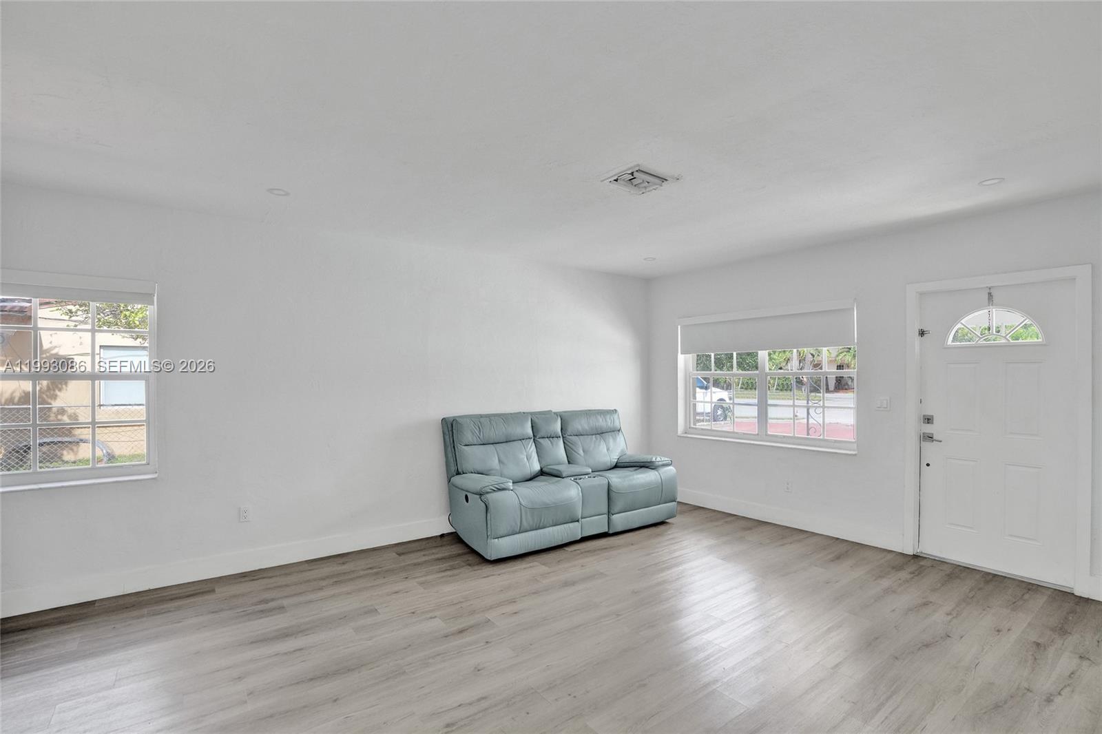   /  1959 sq. ft. $ 2026-04-24 0 Photo