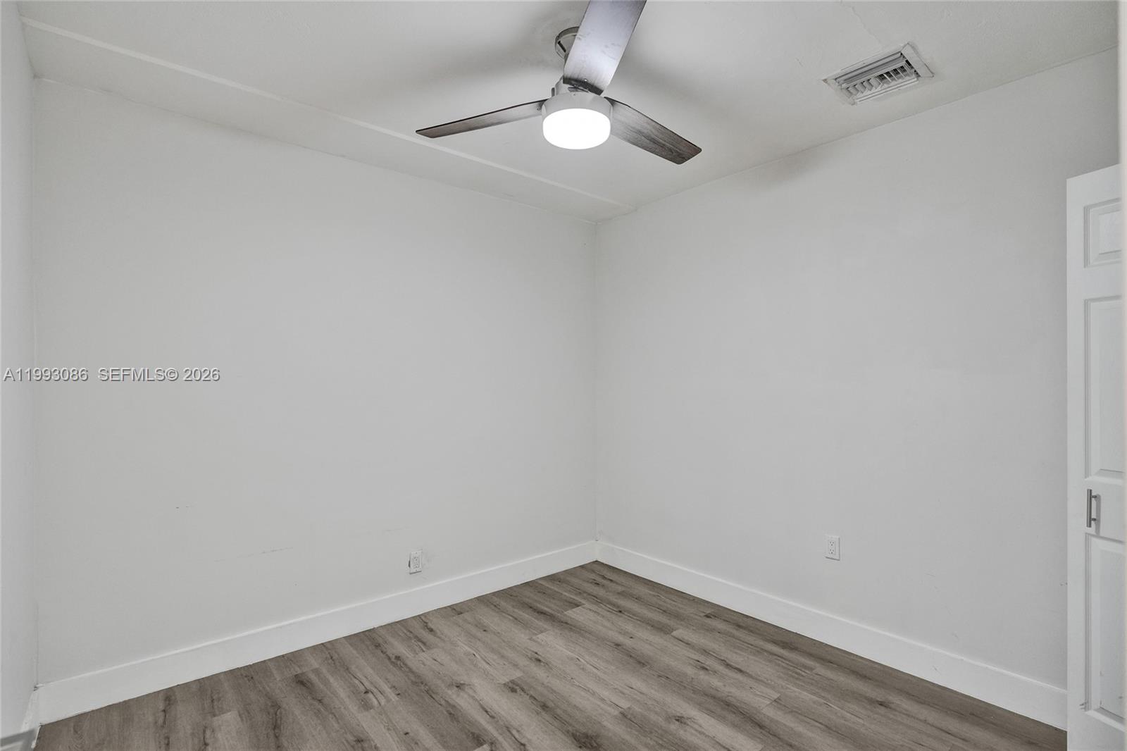   /  1959 sq. ft. $ 2026-04-24 0 Photo