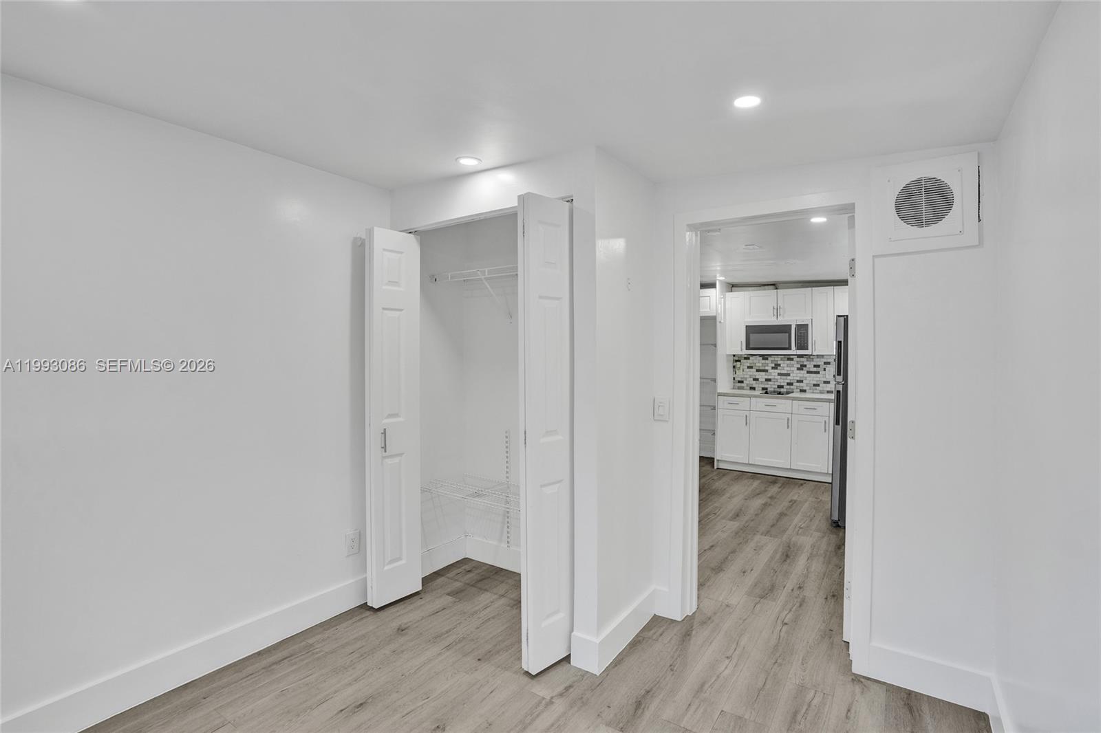   /  1959 sq. ft. $ 2026-04-24 0 Photo