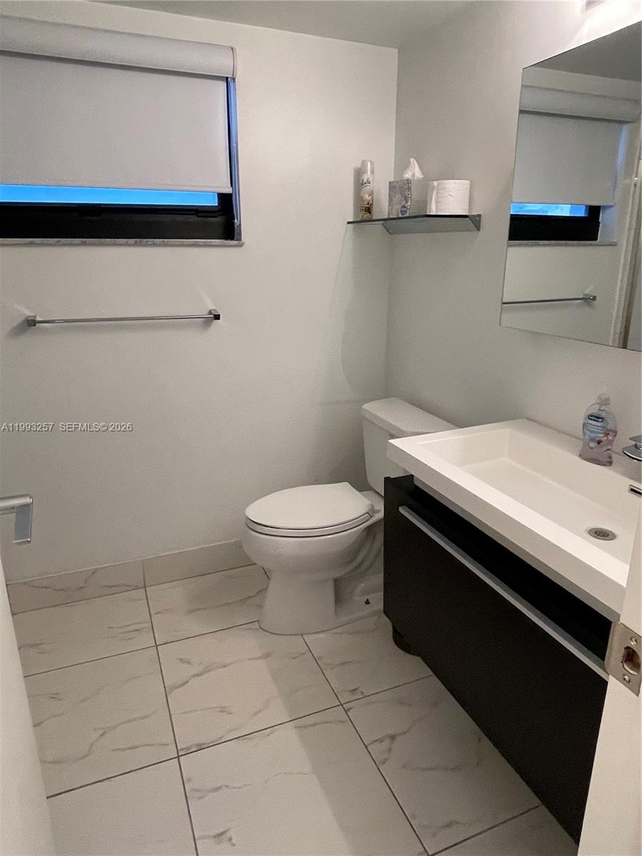 Photo of 2301 Ocean Dr  #607, Hollywood, Florida, 33019 - 