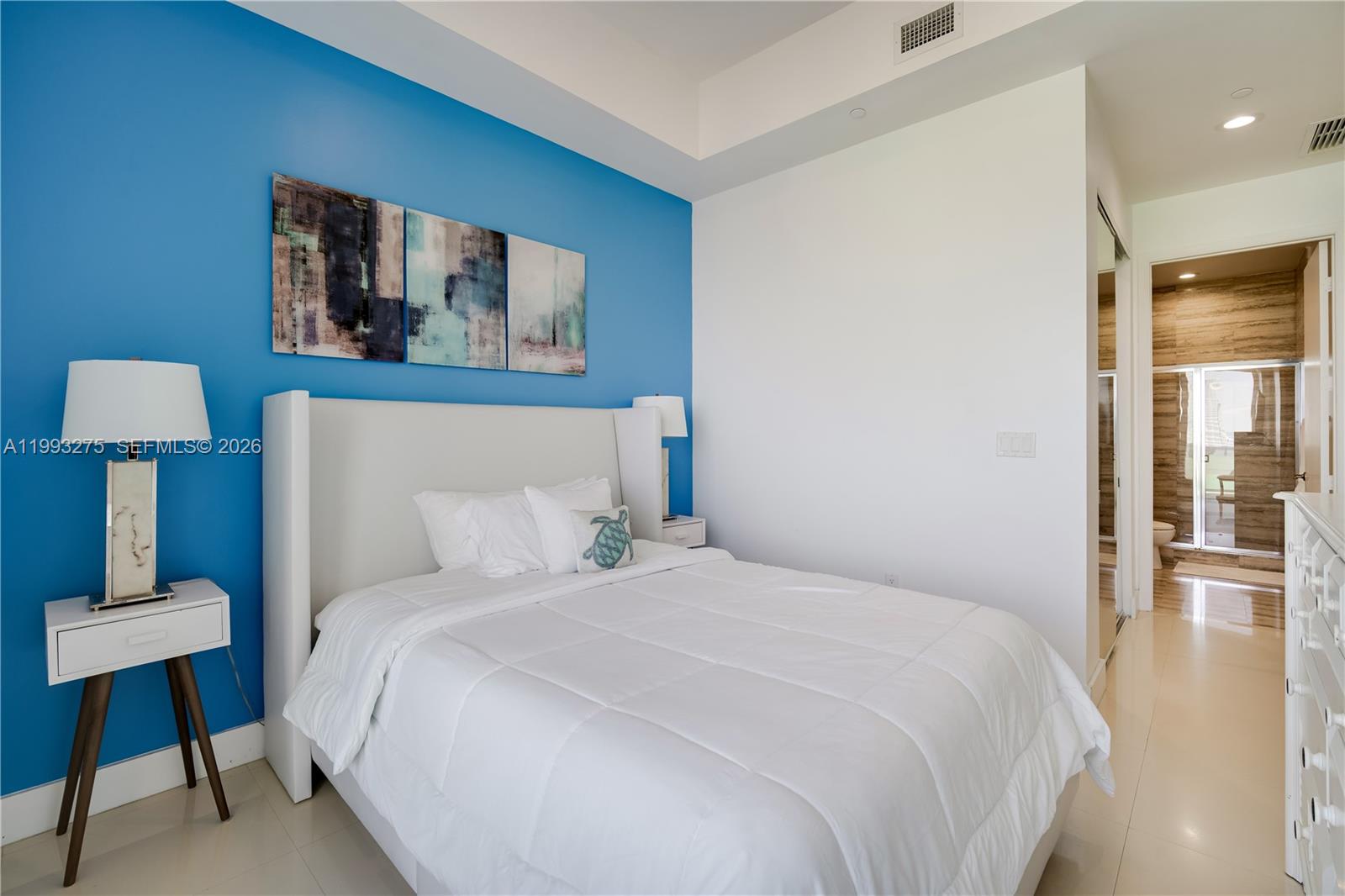 4102 3 / 4 1979 sq. ft. $ 2026-04-01 0 Photo