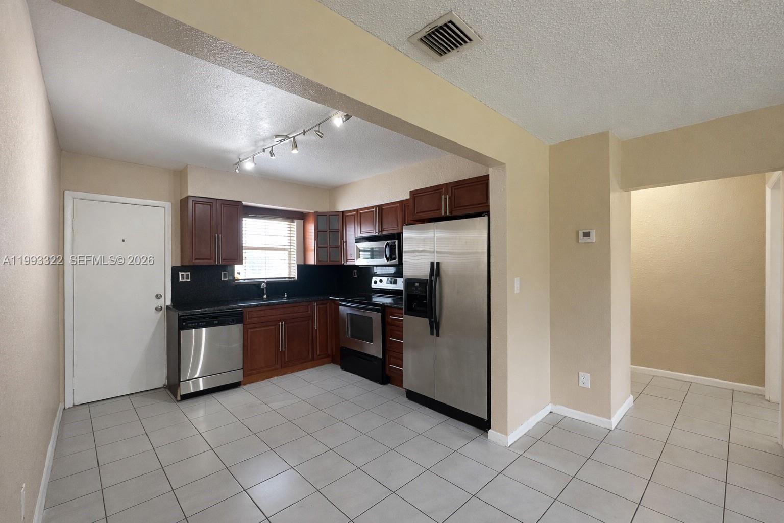  /  1818 sq. ft. $ 2026-04-01 0 Photo