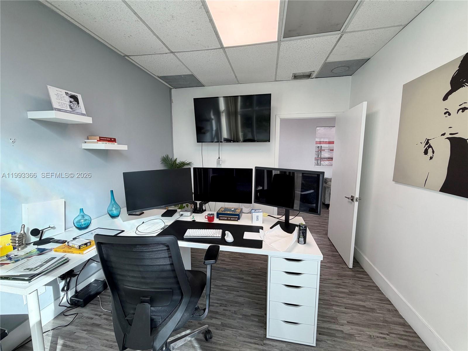 8001  /   sq. ft. $ 2026-04-01 0 Photo