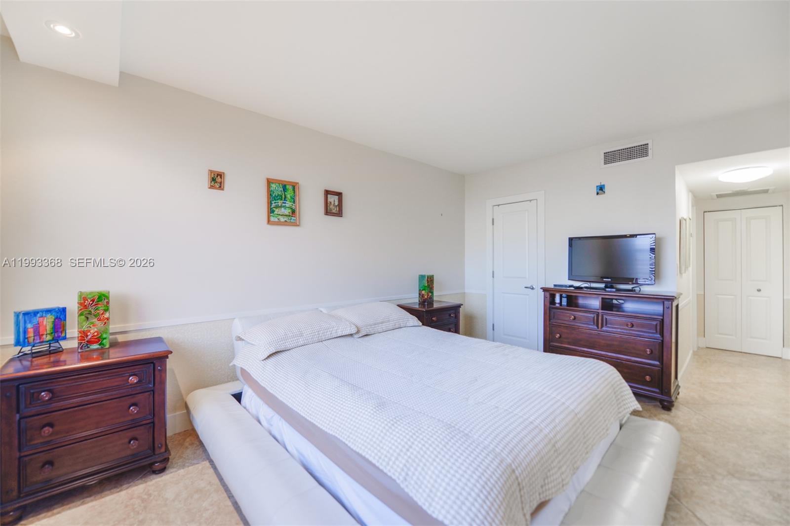 21M 1 / 2 870 sq. ft. $ 2026-04-01 0 Photo