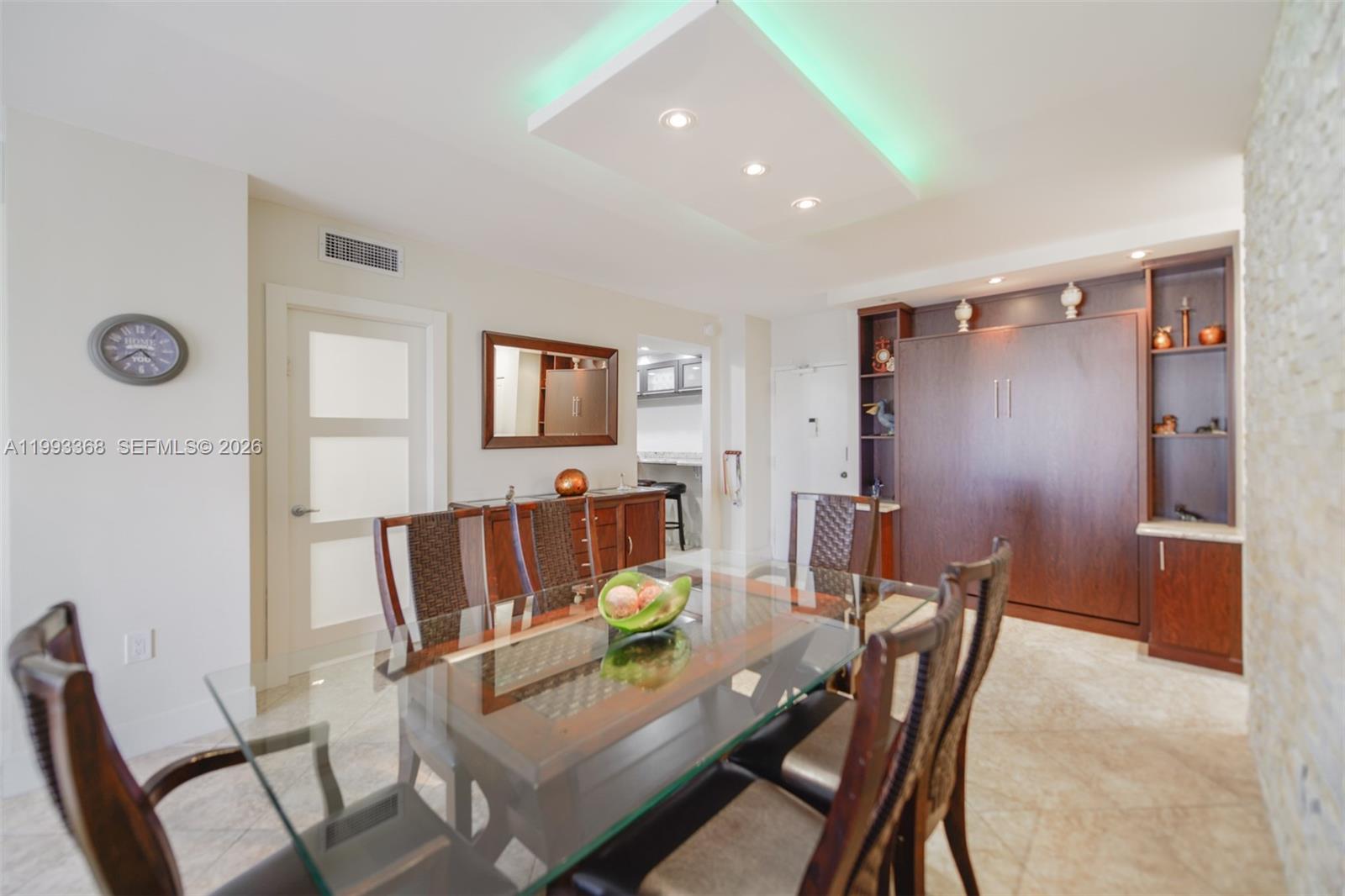 21M 1 / 2 870 sq. ft. $ 2026-04-01 0 Photo