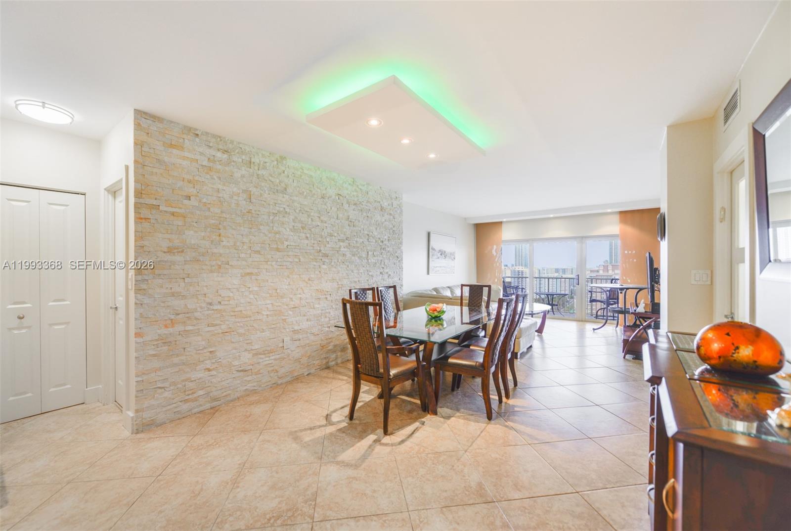 21M 1 / 2 870 sq. ft. $ 2026-04-01 0 Photo