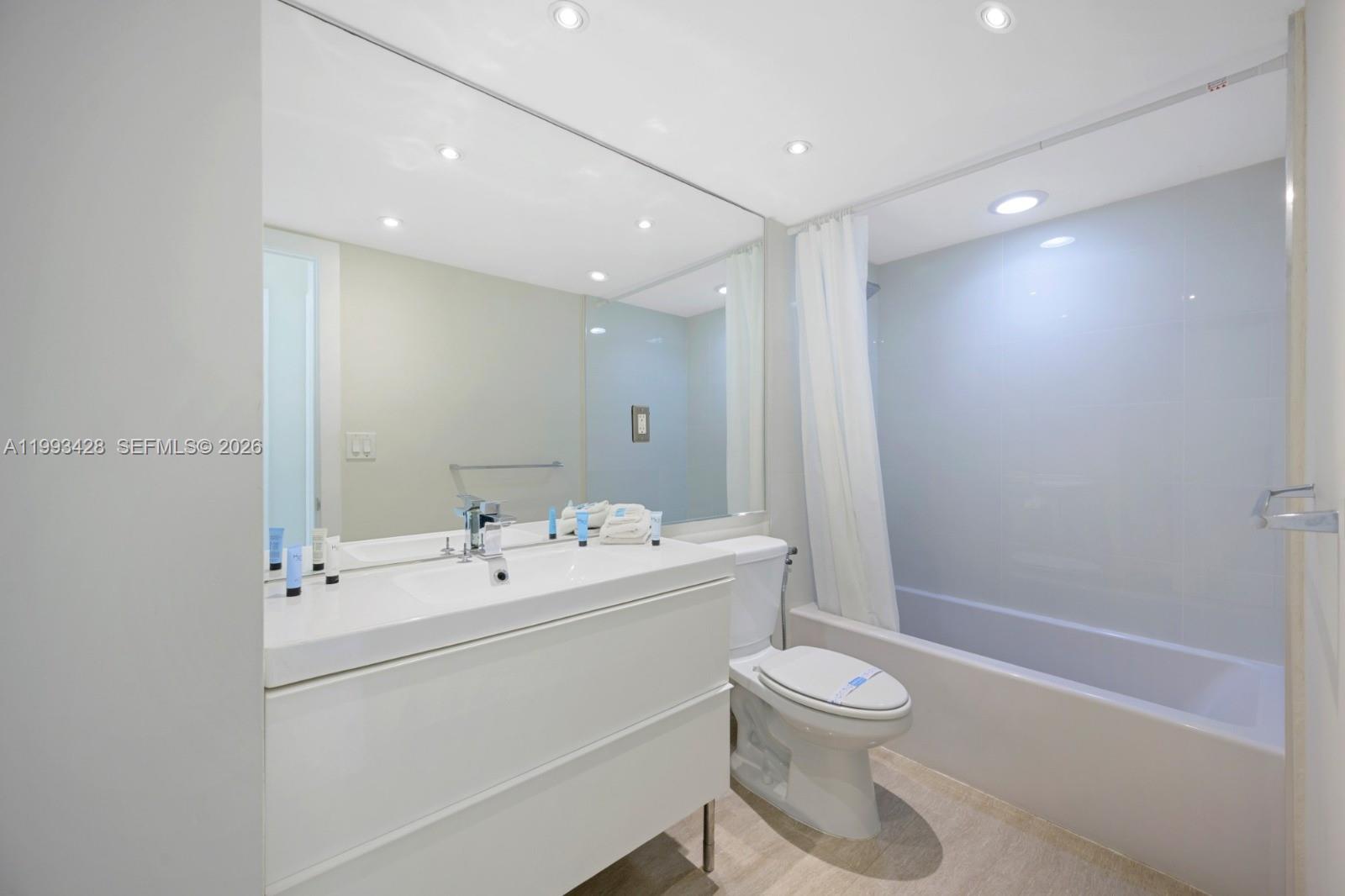 Photo of 19370 Collins Ave #916, Sunny Isles Beach, Florida, 33160 -