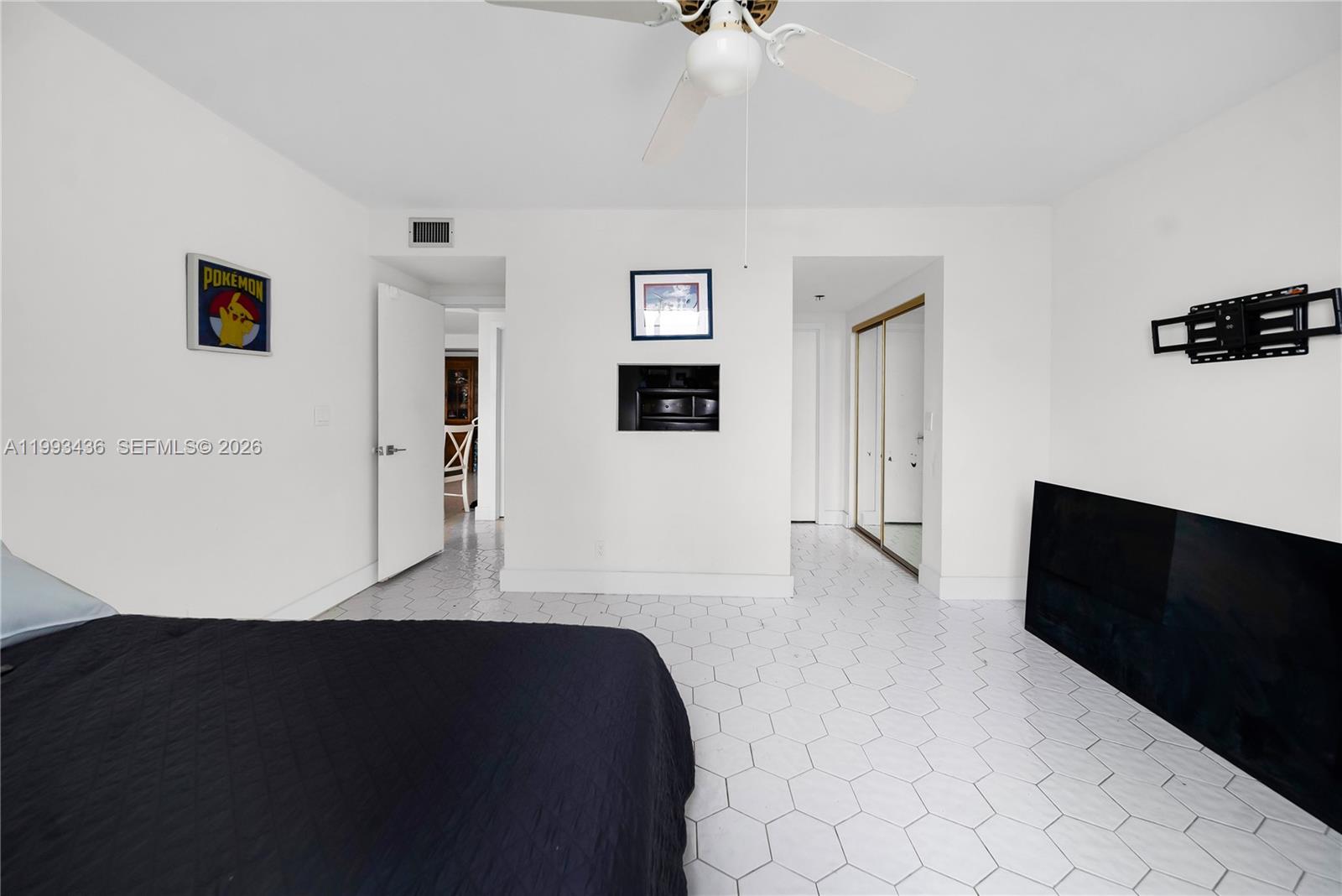 See details 1007 2 / 3 1714 sq. ft. $ 2026-04-01 0 Photo