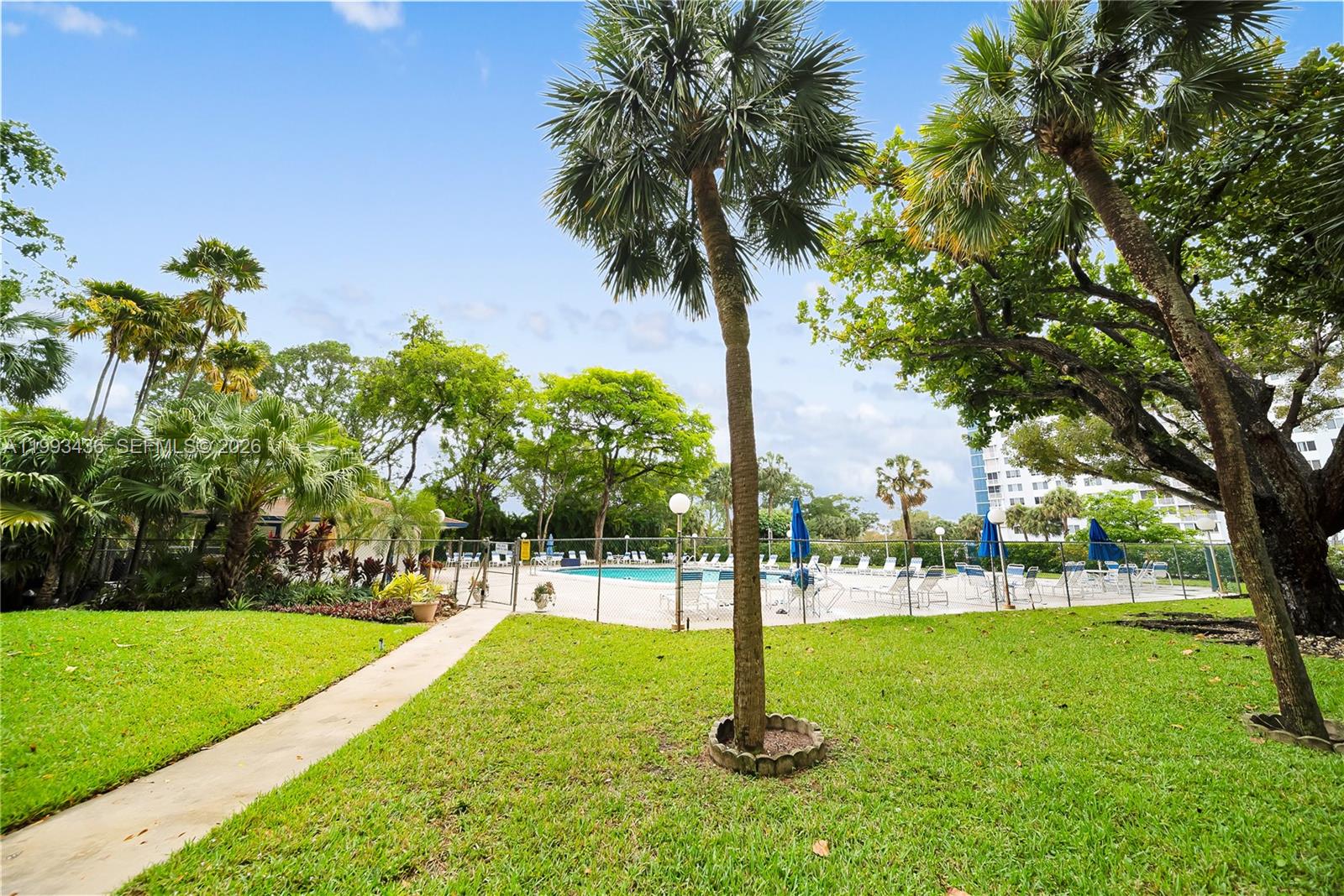 See details 1007 2 / 3 1714 sq. ft. $ 2026-04-01 0 Photo