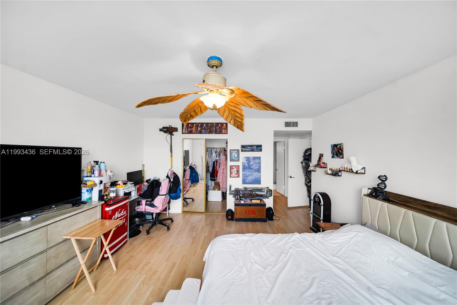 See details 1007 2 / 3 1714 sq. ft. $ 2026-04-01 0 Photo